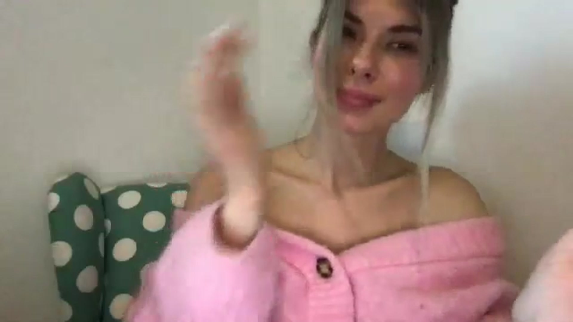 Gallery image thumbnail from neverinmylife's myfreecams stream on, 11/15/2024, 14:44 image 5 of 20