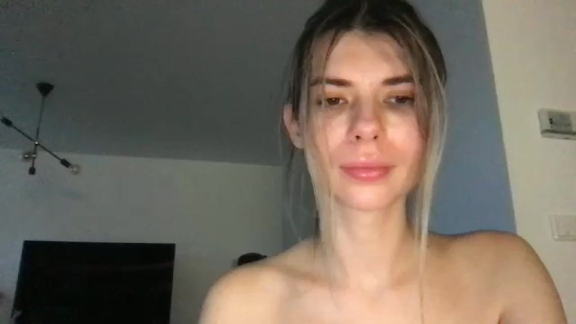 Gallery image thumbnail from neverinmylife's myfreecams stream on, 11/17/2024, 15:33 image 15 of 20