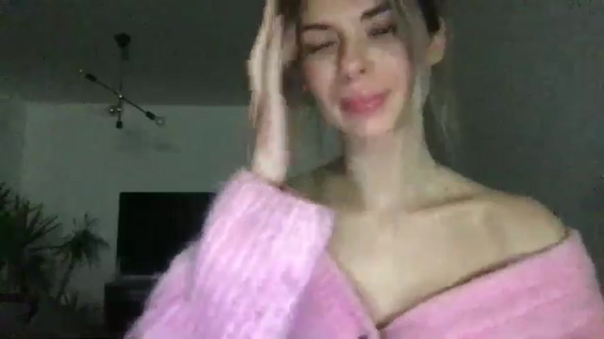 Gallery image thumbnail from neverinmylife's myfreecams stream on, 11/17/2024, 16:01 image 7 of 20