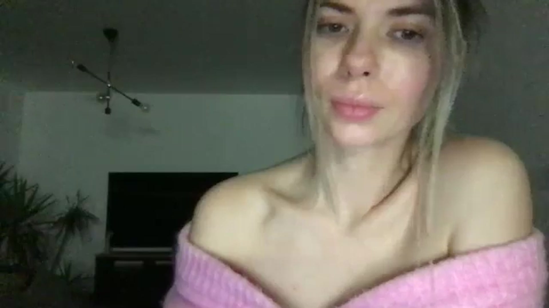 Gallery image thumbnail from neverinmylife's myfreecams stream on, 11/17/2024, 16:01 image 15 of 20