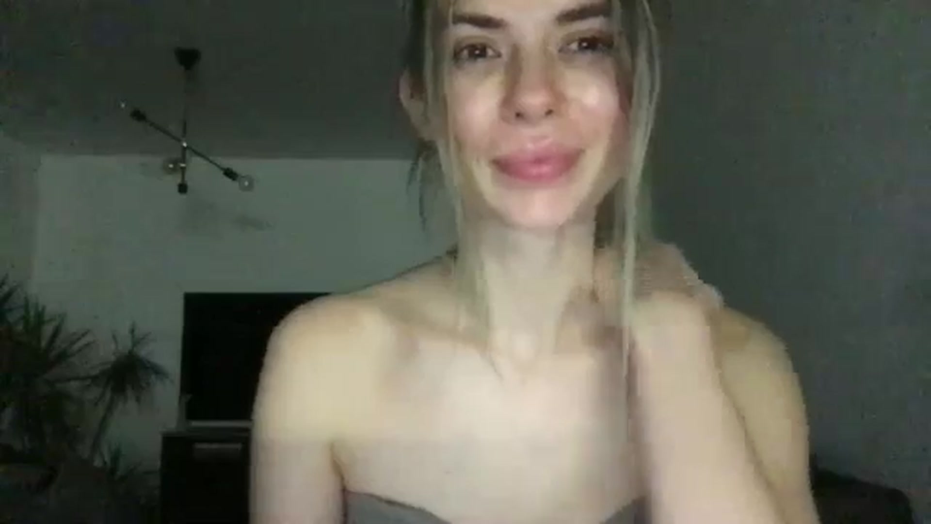 Gallery image thumbnail from neverinmylife's myfreecams stream on, 11/17/2024, 16:01 image 4 of 20