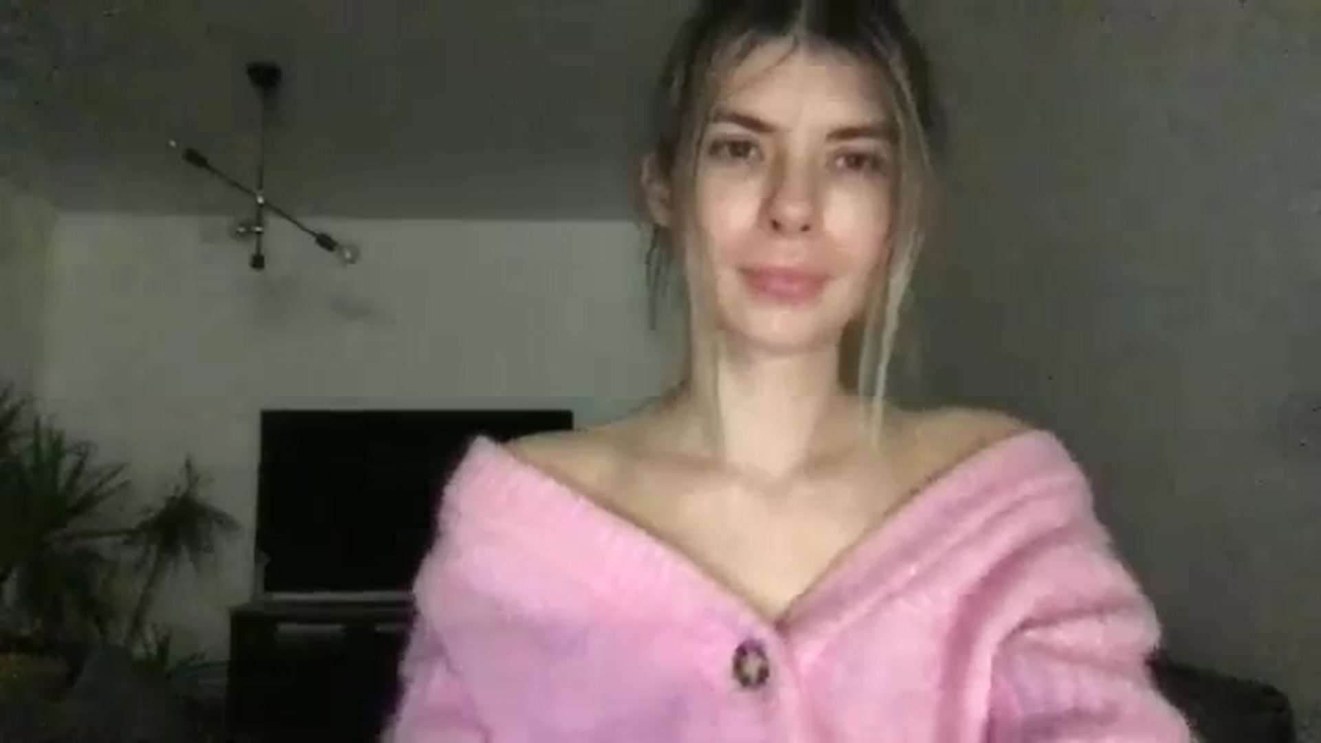 Gallery image thumbnail from neverinmylife's myfreecams stream on, 11/17/2024, 16:01 image 12 of 20