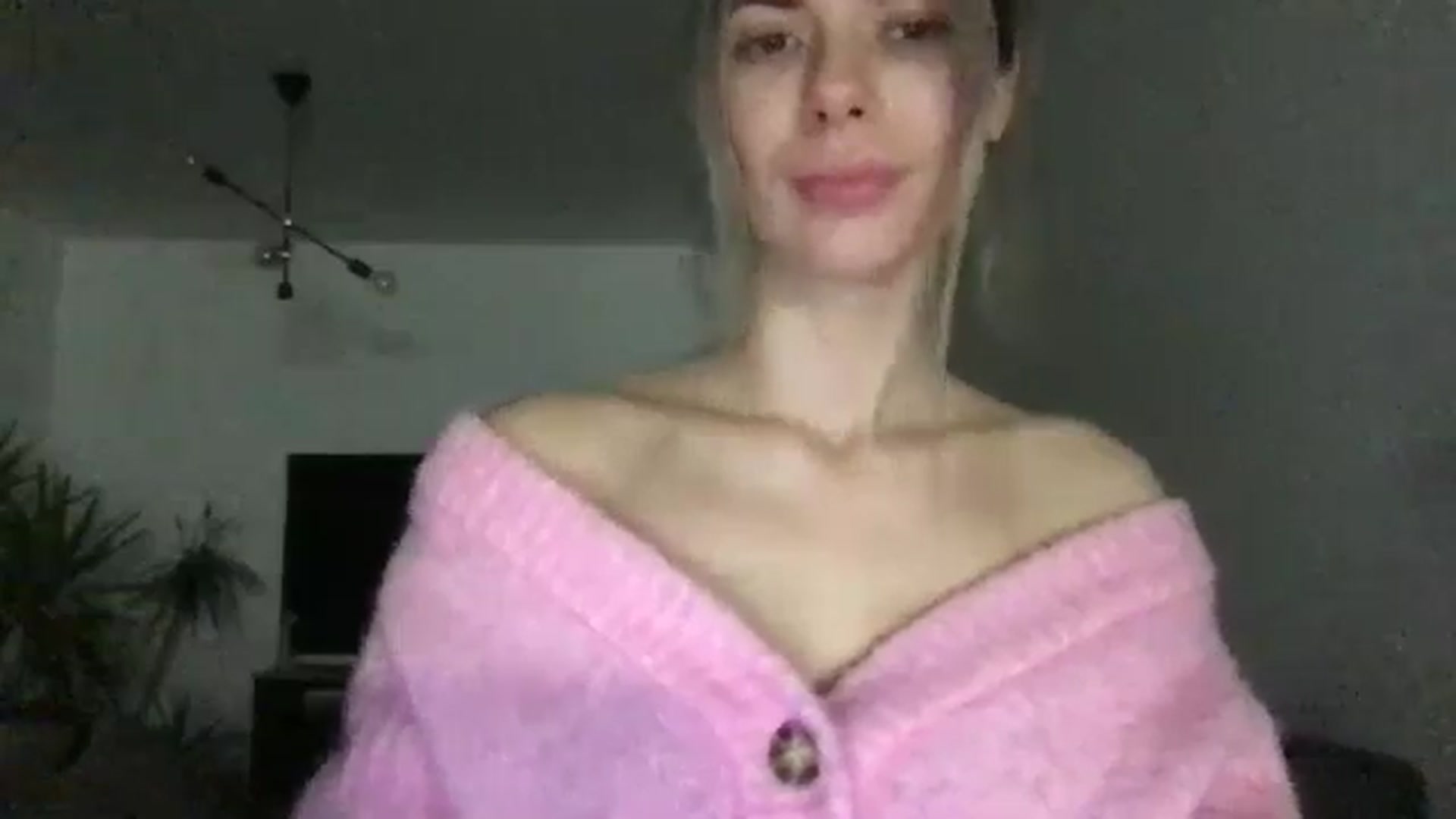 Gallery image thumbnail from neverinmylife's myfreecams stream on, 11/17/2024, 16:01 image 10 of 20