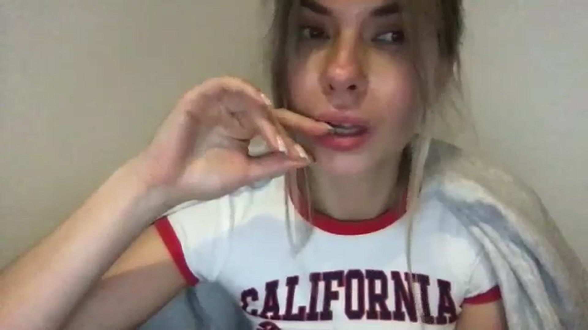 Gallery image thumbnail from neverinmylife's myfreecams stream on, 11/18/2024, 15:42 image 6 of 20