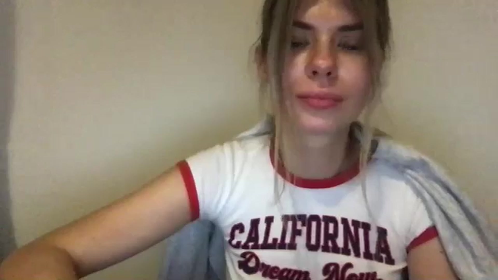Gallery image thumbnail from neverinmylife's myfreecams stream on, 11/18/2024, 15:42 image 16 of 20
