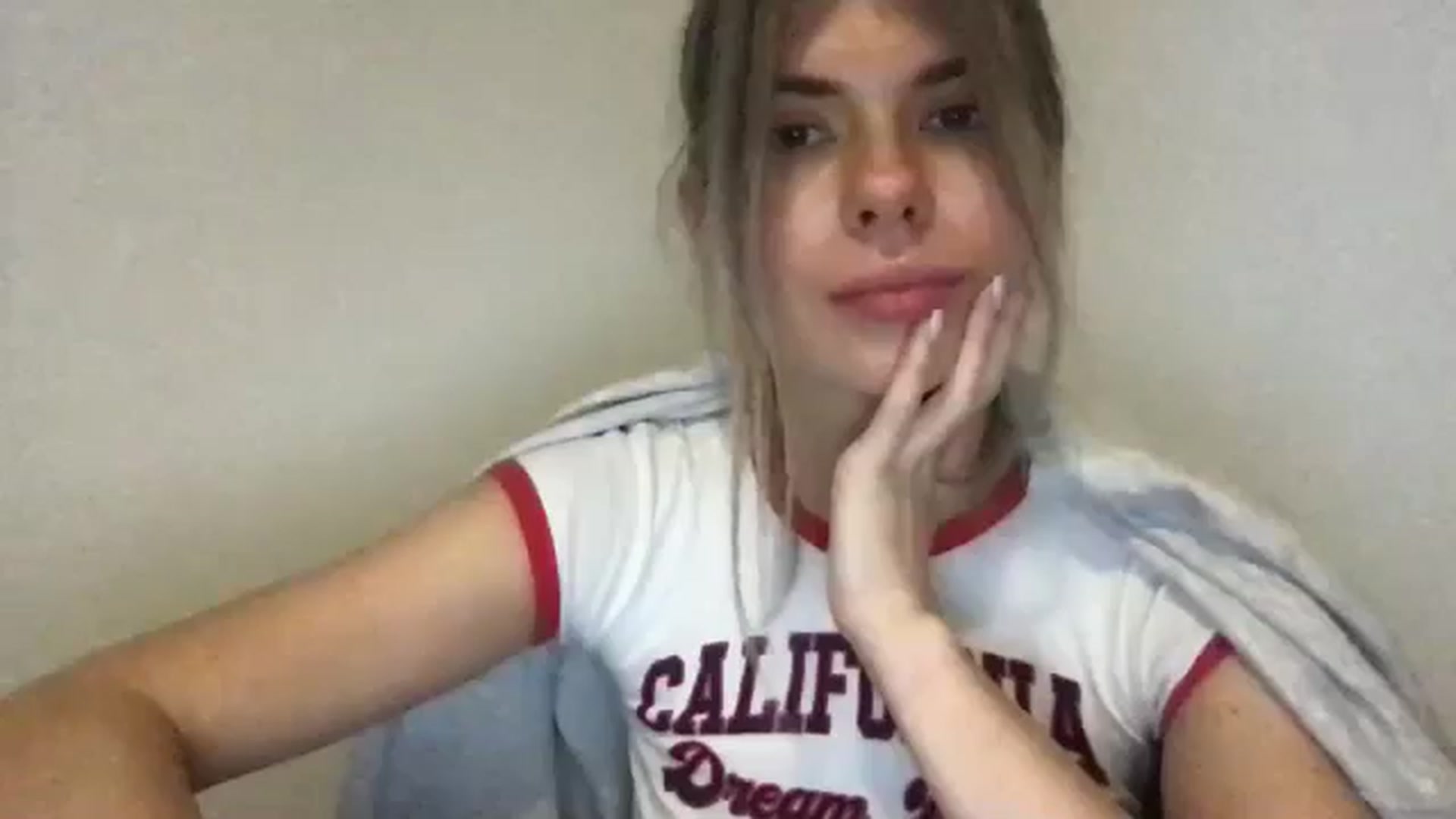 Gallery image thumbnail from neverinmylife's myfreecams stream on, 11/18/2024, 15:42 image 8 of 20
