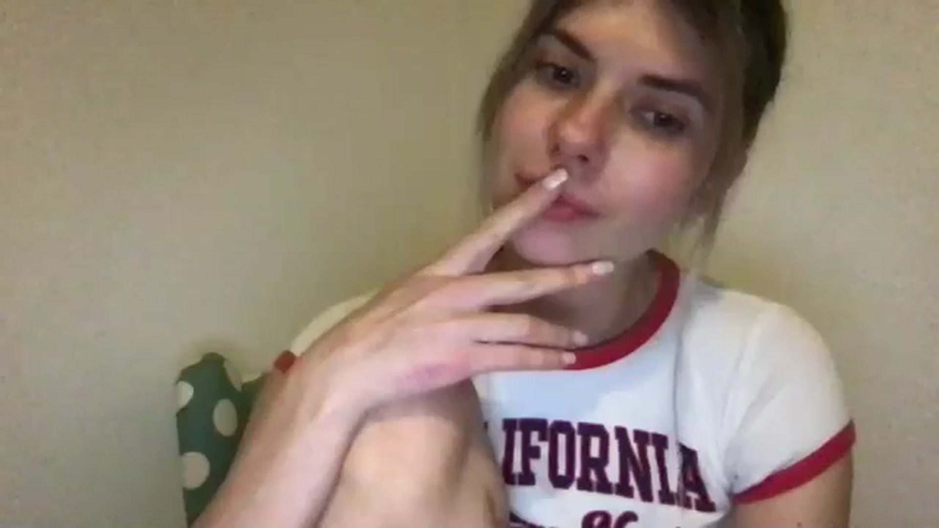 Gallery image thumbnail from neverinmylife's myfreecams stream on, 11/22/2024, 16:37 image 13 of 20