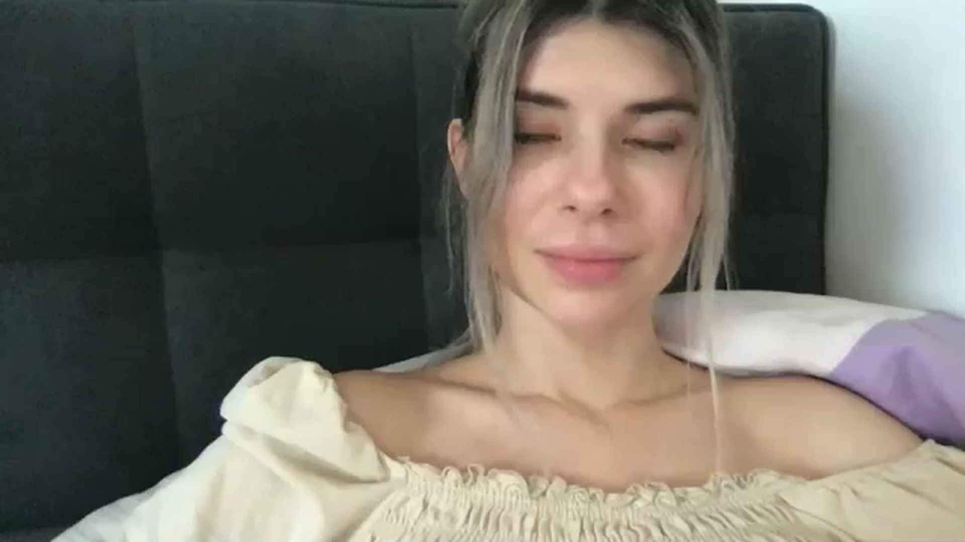 Gallery image thumbnail from neverinmylife's myfreecams stream on, 11/24/2024, 13:48 image 15 of 20