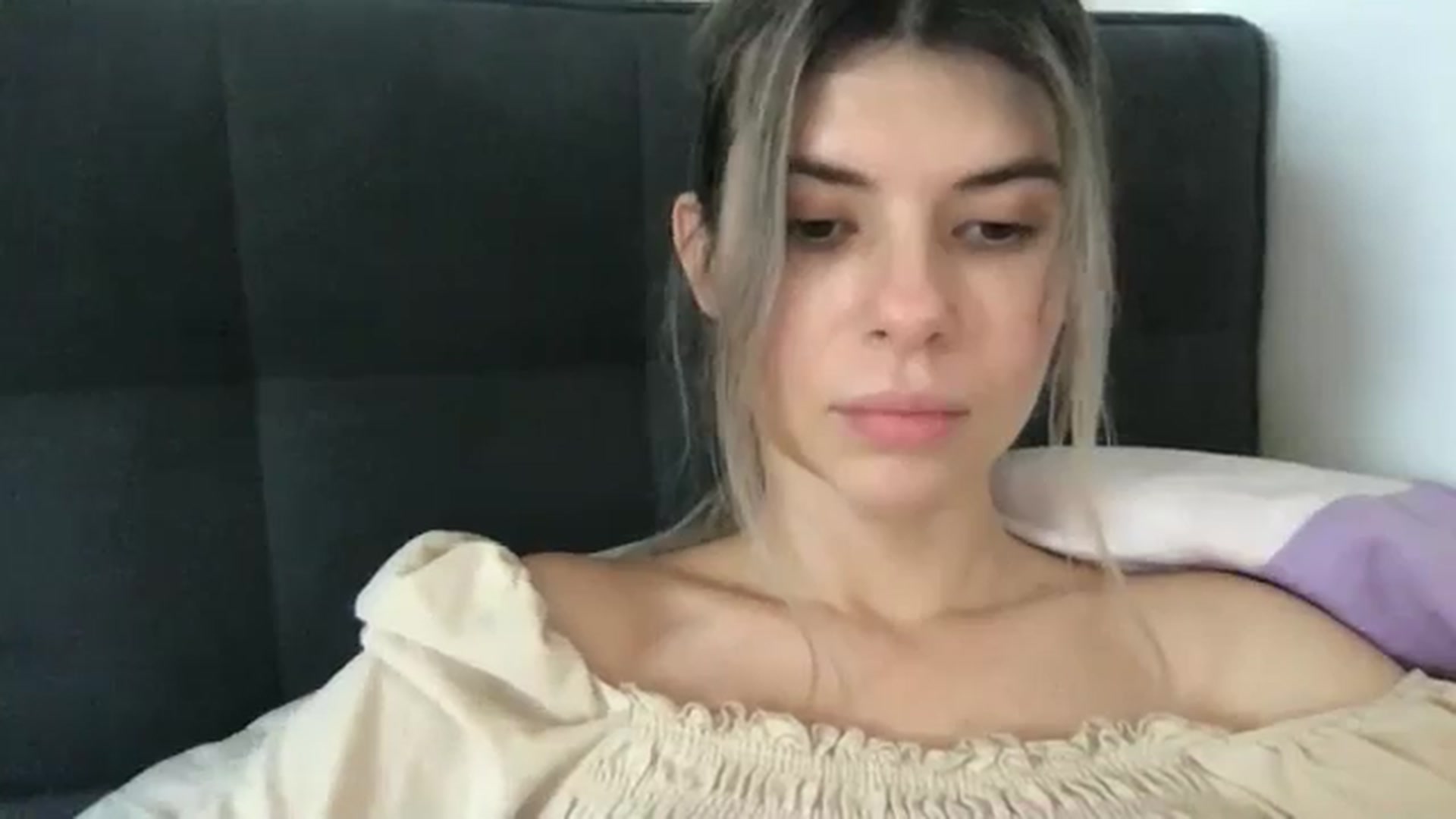 Gallery image thumbnail from neverinmylife's myfreecams stream on, 11/24/2024, 13:48 image 13 of 20