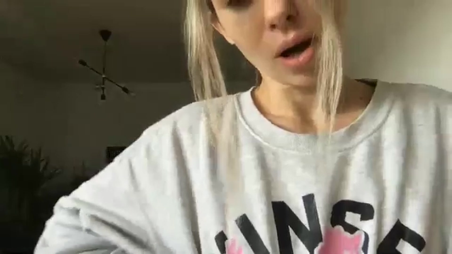Gallery image thumbnail from neverinmylife's myfreecams stream on, 11/25/2024, 12:23 image 14 of 20