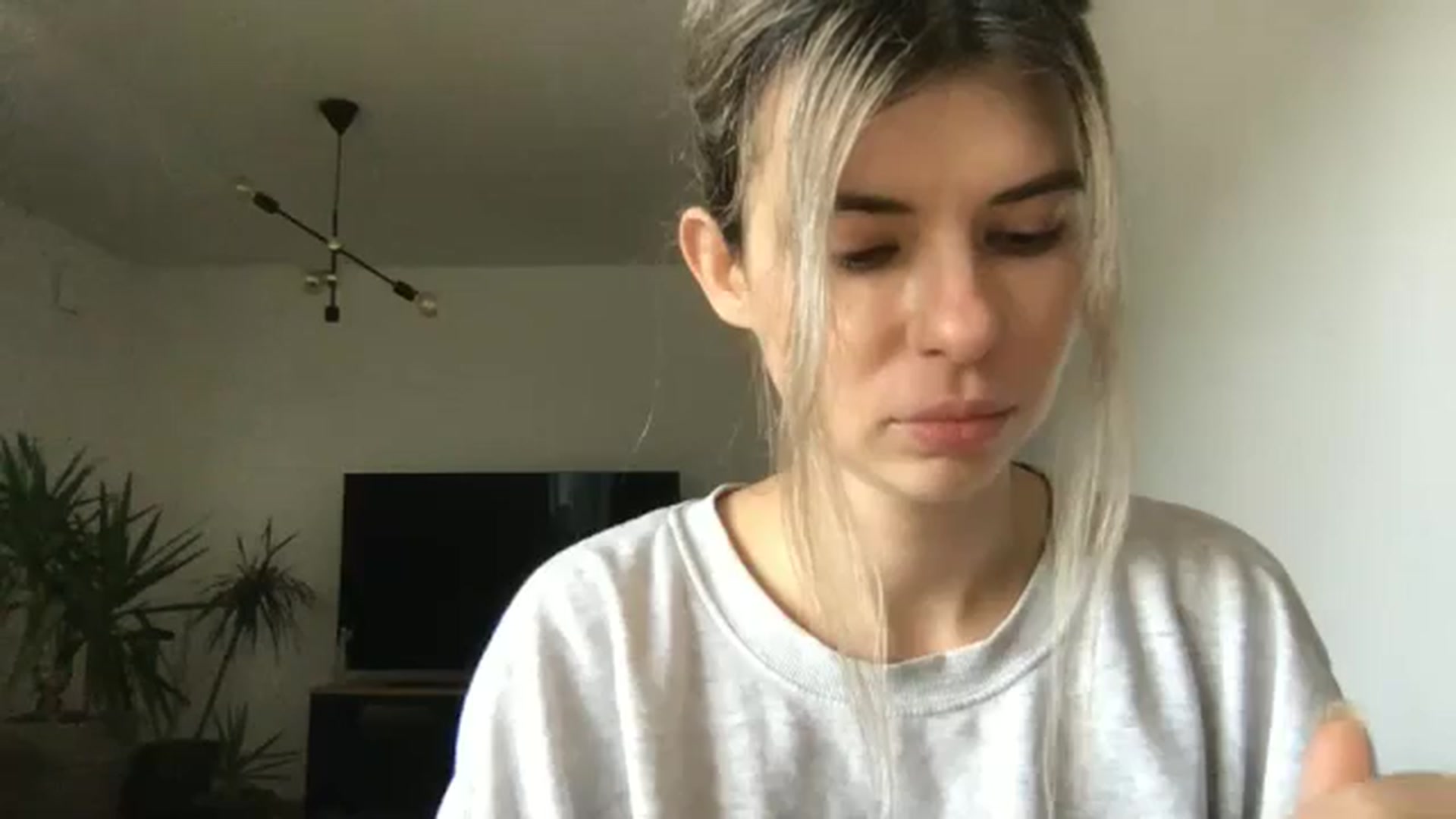 Gallery image thumbnail from neverinmylife's myfreecams stream on, 11/25/2024, 12:23 image 11 of 20
