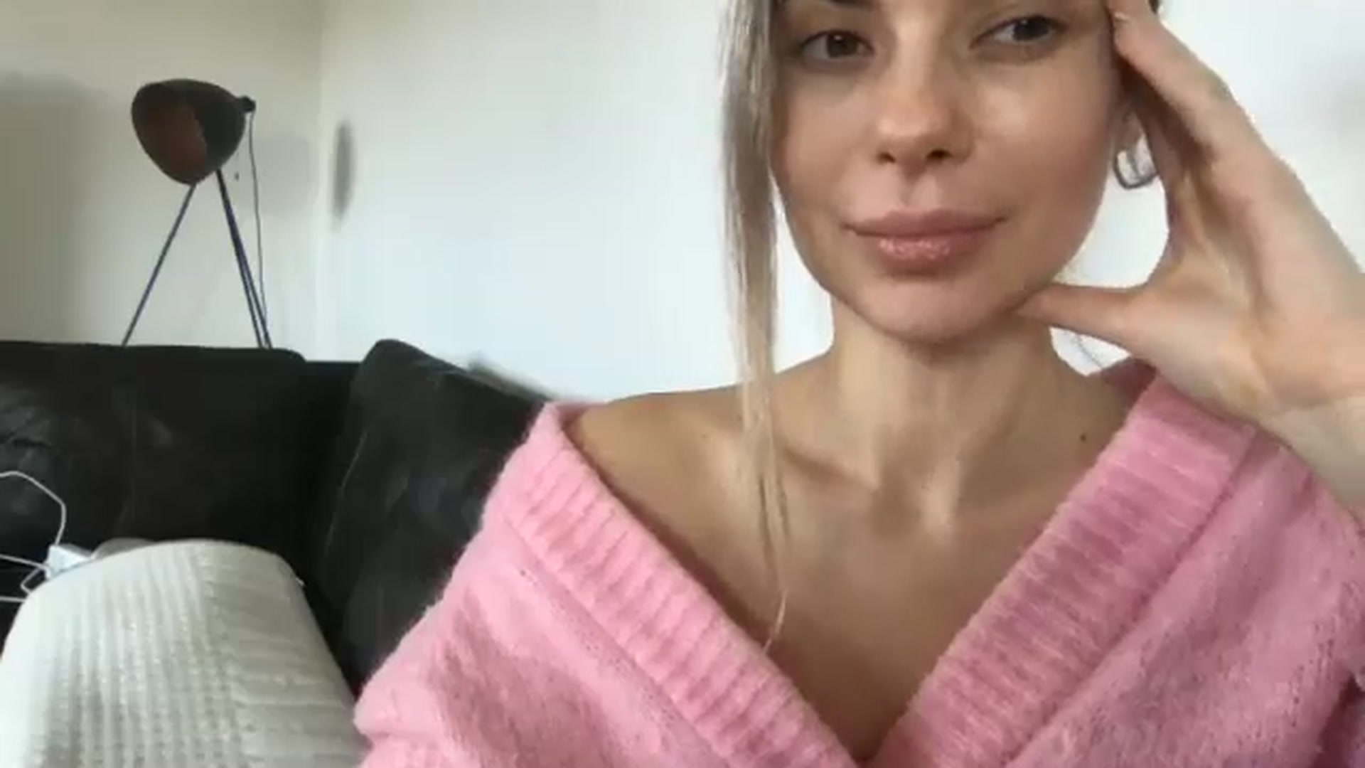 Gallery image thumbnail from neverinmylife's myfreecams stream on, 11/26/2024, 11:46 image 19 of 20