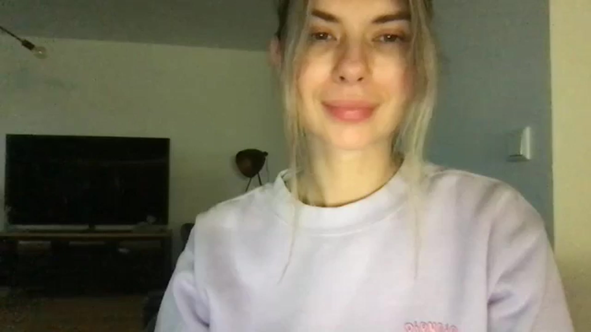 Gallery image thumbnail from neverinmylife's myfreecams stream on, 12/06/2024, 15:24 image 4 of 20