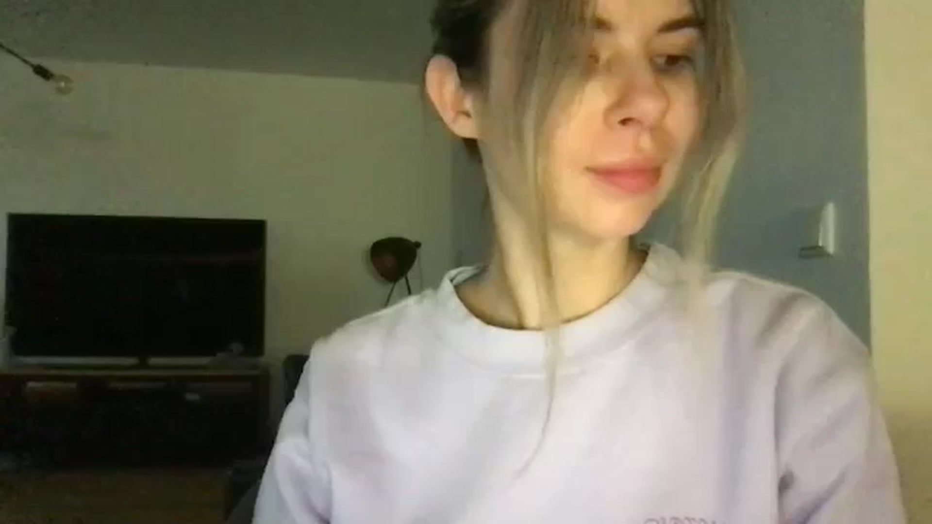 Gallery image thumbnail from neverinmylife's myfreecams stream on, 12/06/2024, 15:24 image 5 of 20