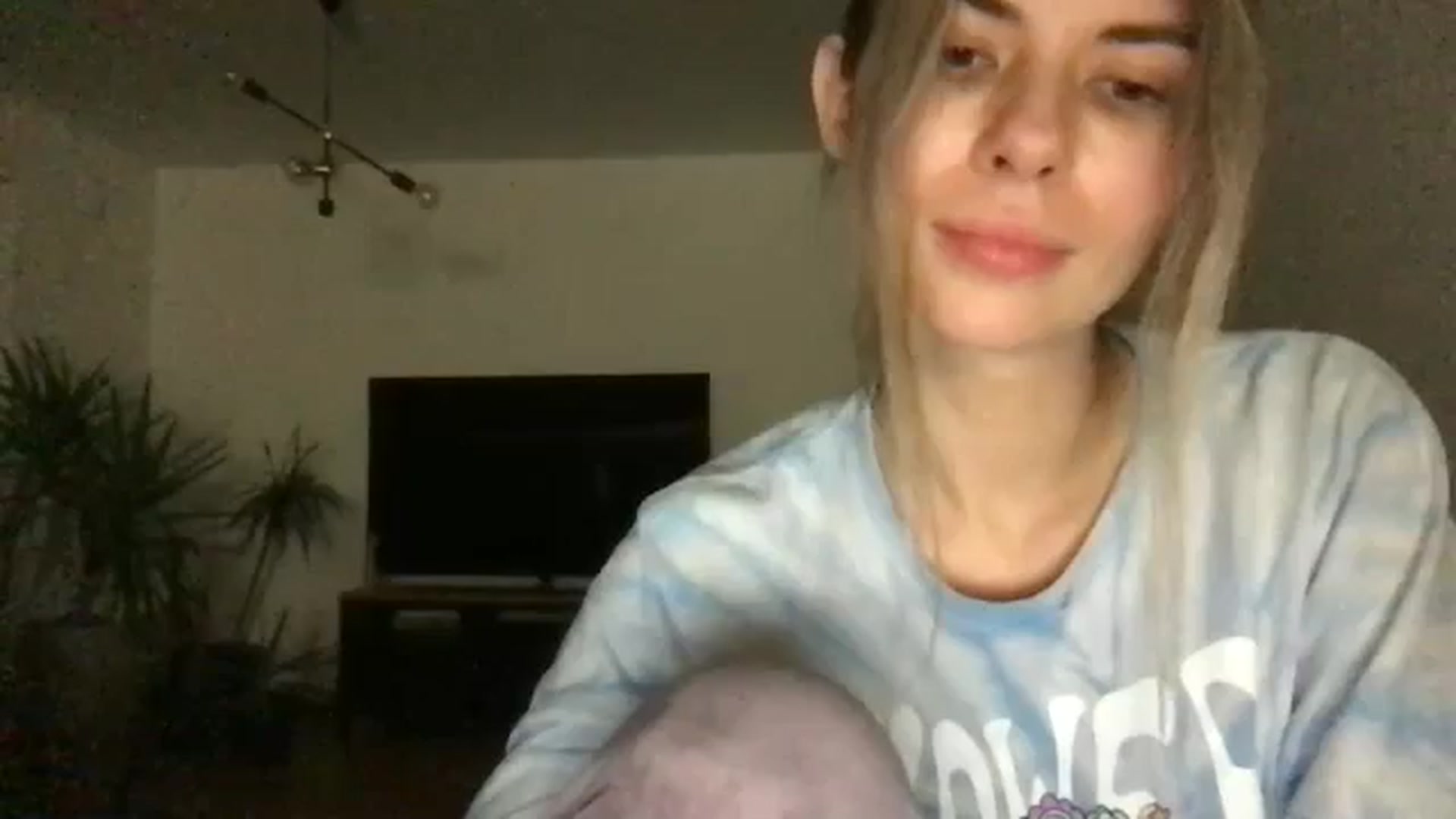 Gallery image thumbnail from neverinmylife's myfreecams stream on, 12/06/2024, 17:02 image 20 of 20