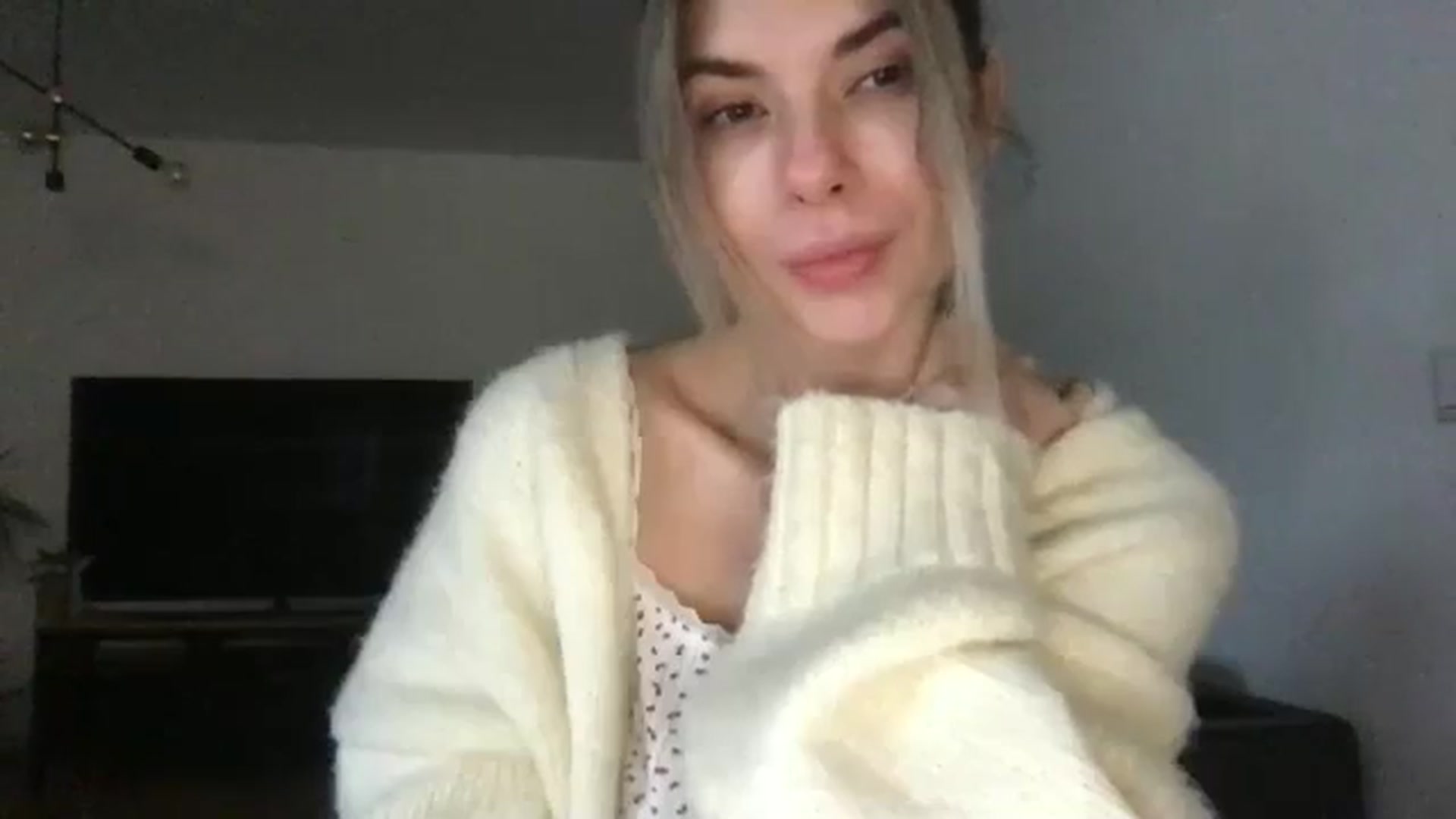 Gallery image thumbnail from neverinmylife's myfreecams stream on, 12/07/2024, 12:59 image 16 of 20
