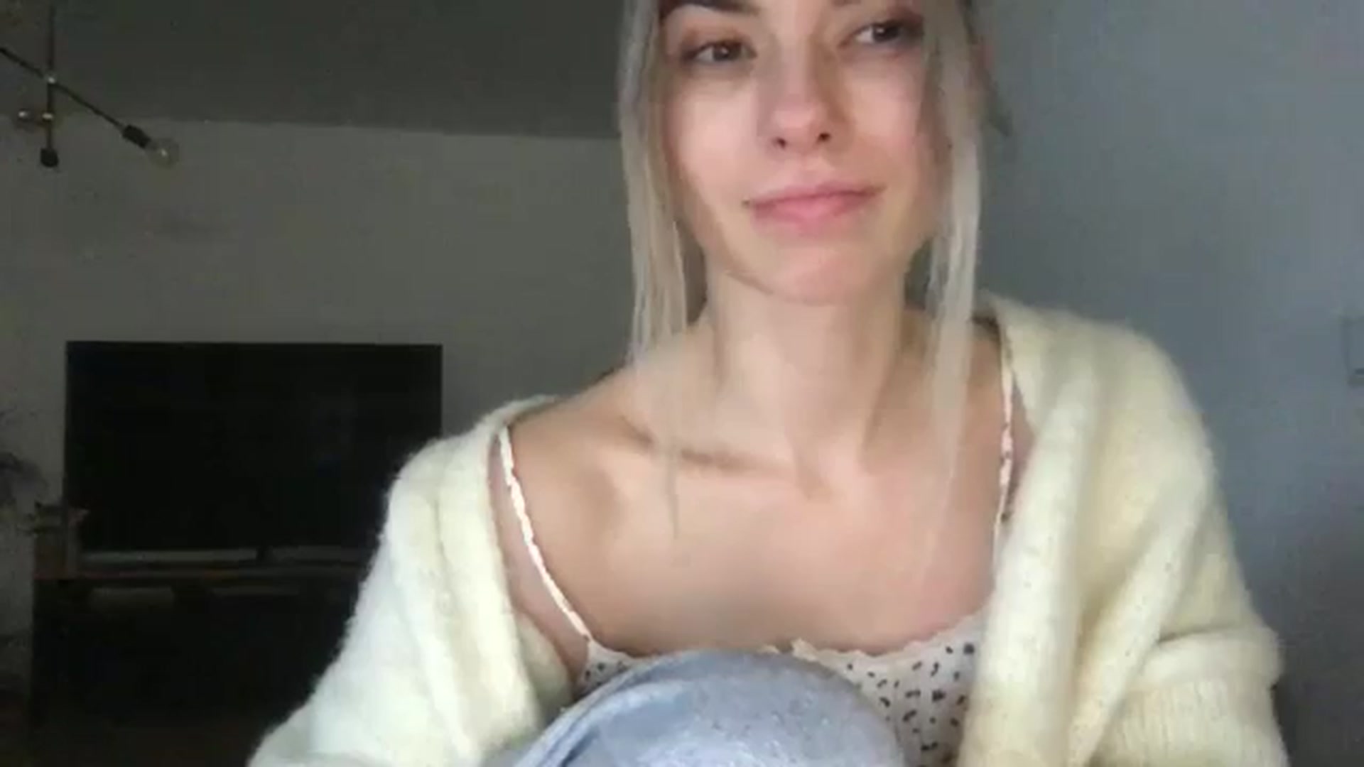 Gallery image thumbnail from neverinmylife's myfreecams stream on, 12/07/2024, 12:59 image 17 of 20
