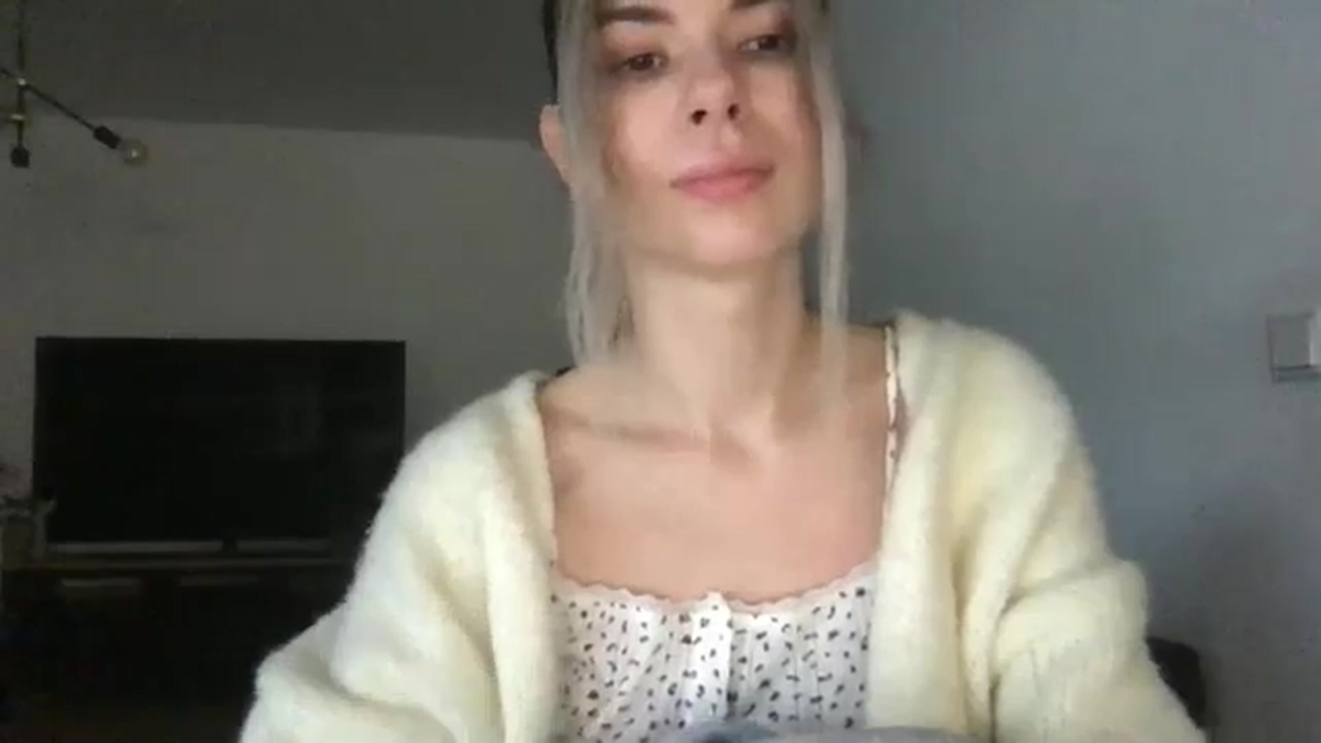 Gallery image thumbnail from neverinmylife's myfreecams stream on, 12/07/2024, 12:59 image 15 of 20