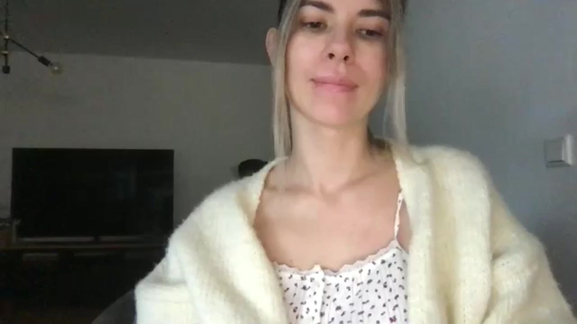 Gallery image thumbnail from neverinmylife's myfreecams stream on, 12/07/2024, 12:59 image 12 of 20