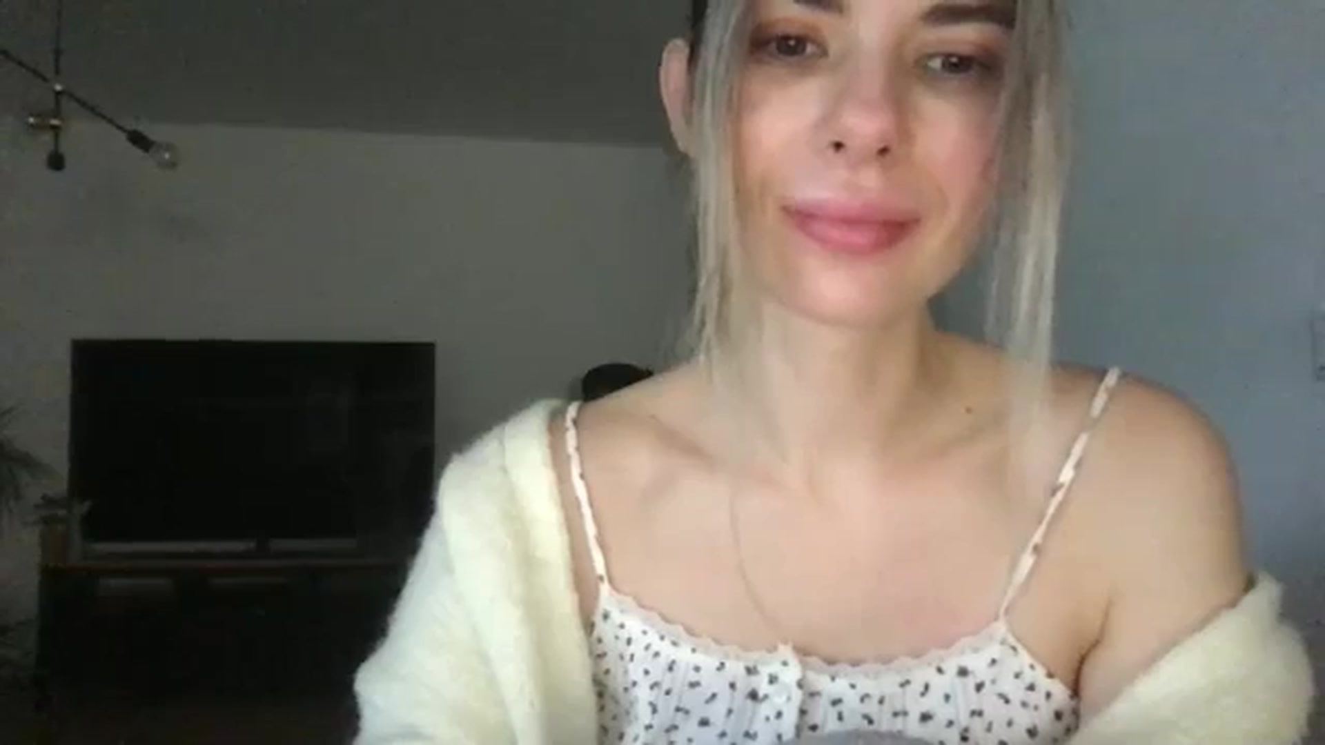 Gallery image thumbnail from neverinmylife's myfreecams stream on, 12/07/2024, 12:59 image 19 of 20