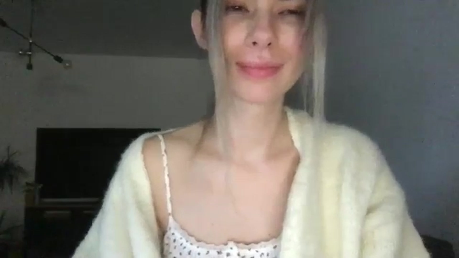Gallery image thumbnail from neverinmylife's myfreecams stream on, 12/07/2024, 14:01 image 18 of 20