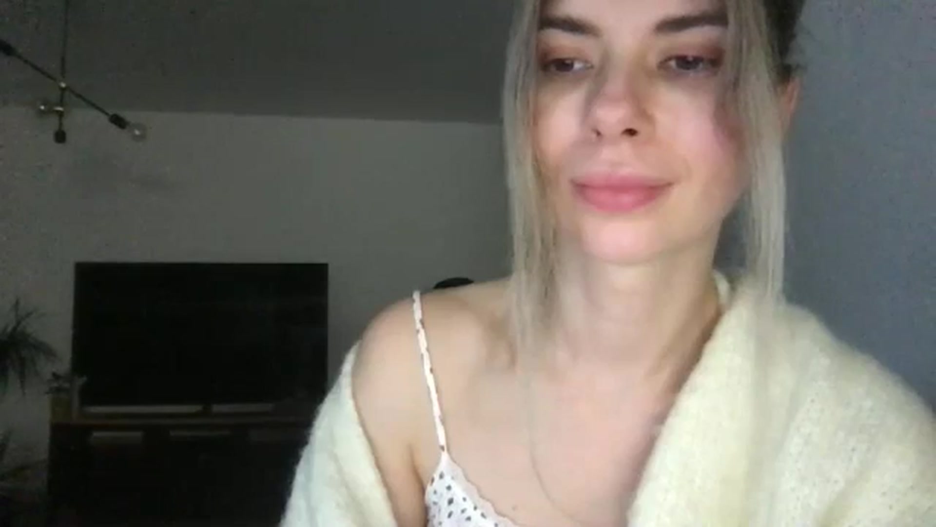 Gallery image thumbnail from neverinmylife's myfreecams stream on, 12/07/2024, 14:01 image 20 of 20