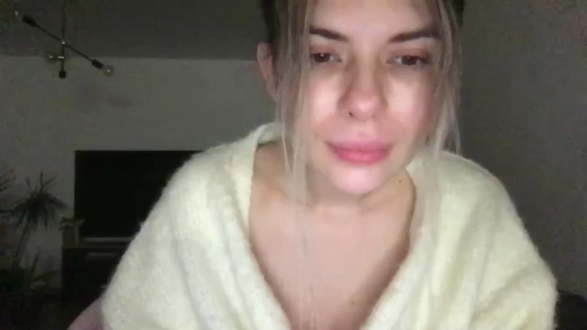 Gallery image thumbnail from neverinmylife's myfreecams stream on, 12/08/2024, 18:15 image 4 of 20