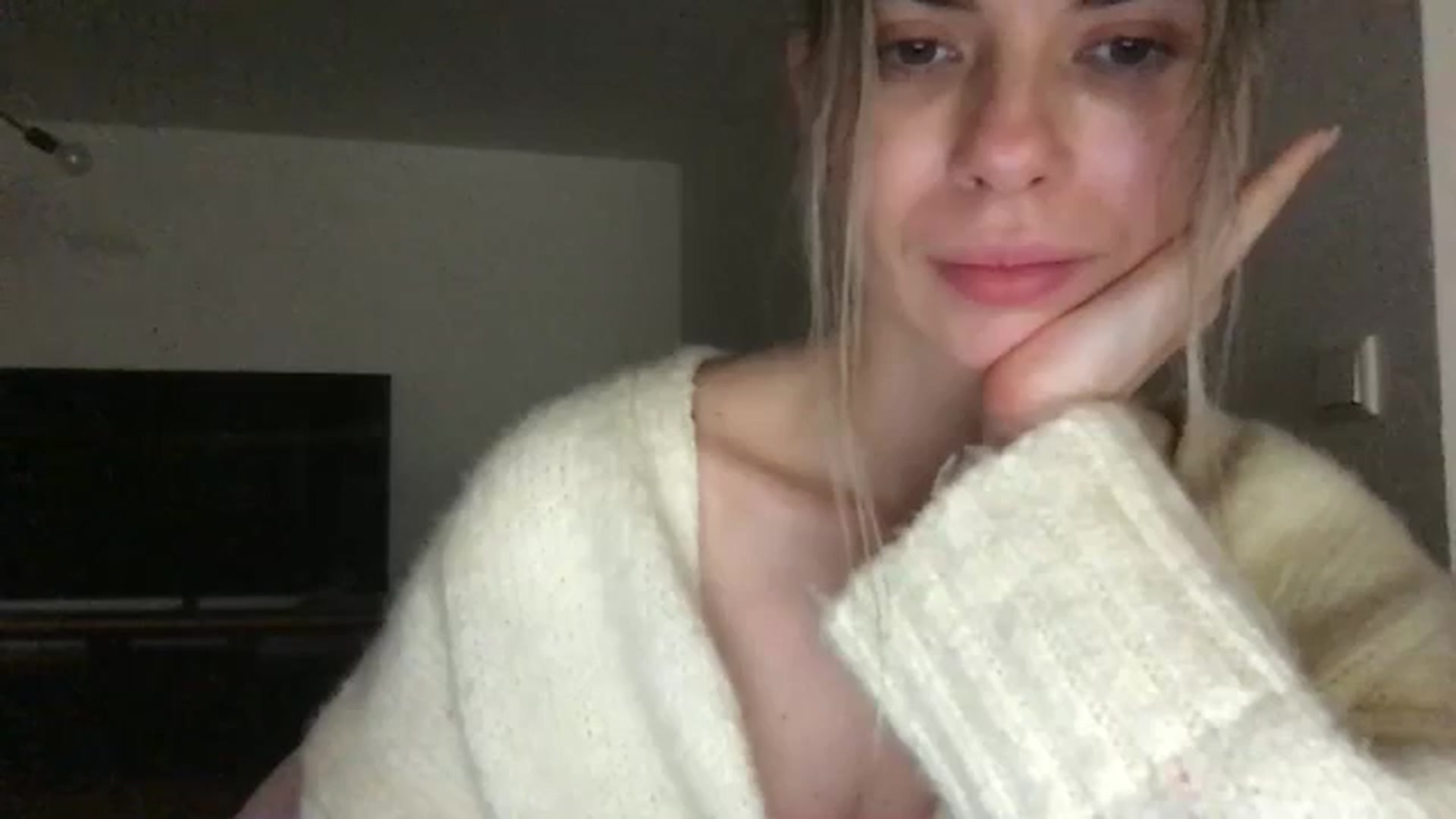 Gallery image thumbnail from neverinmylife's myfreecams stream on, 12/08/2024, 18:55 image 10 of 20