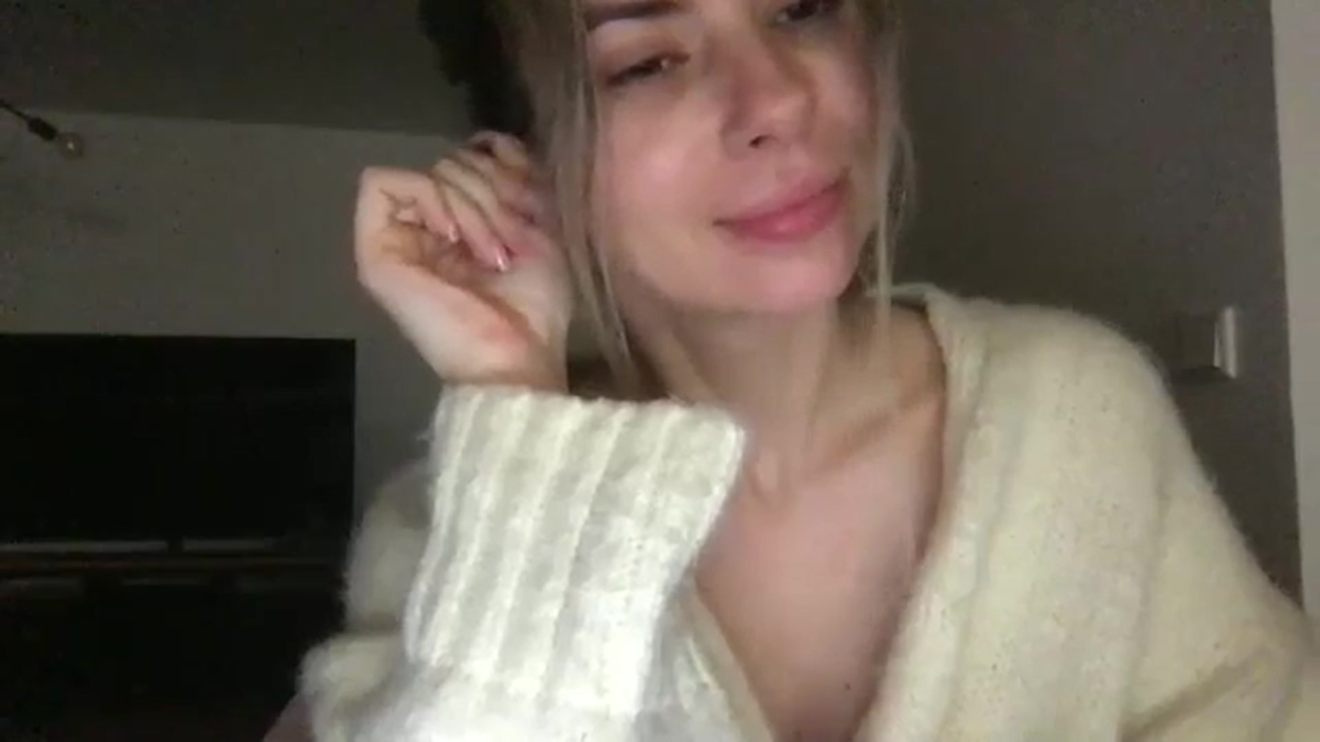 Gallery image thumbnail from neverinmylife's myfreecams stream on, 12/08/2024, 19:47 image 16 of 20