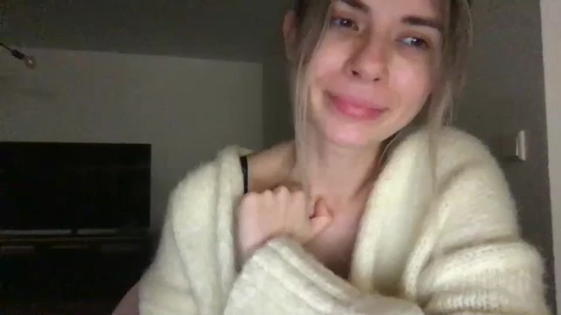 Gallery image thumbnail from neverinmylife's myfreecams stream on, 12/08/2024, 19:47 image 13 of 20