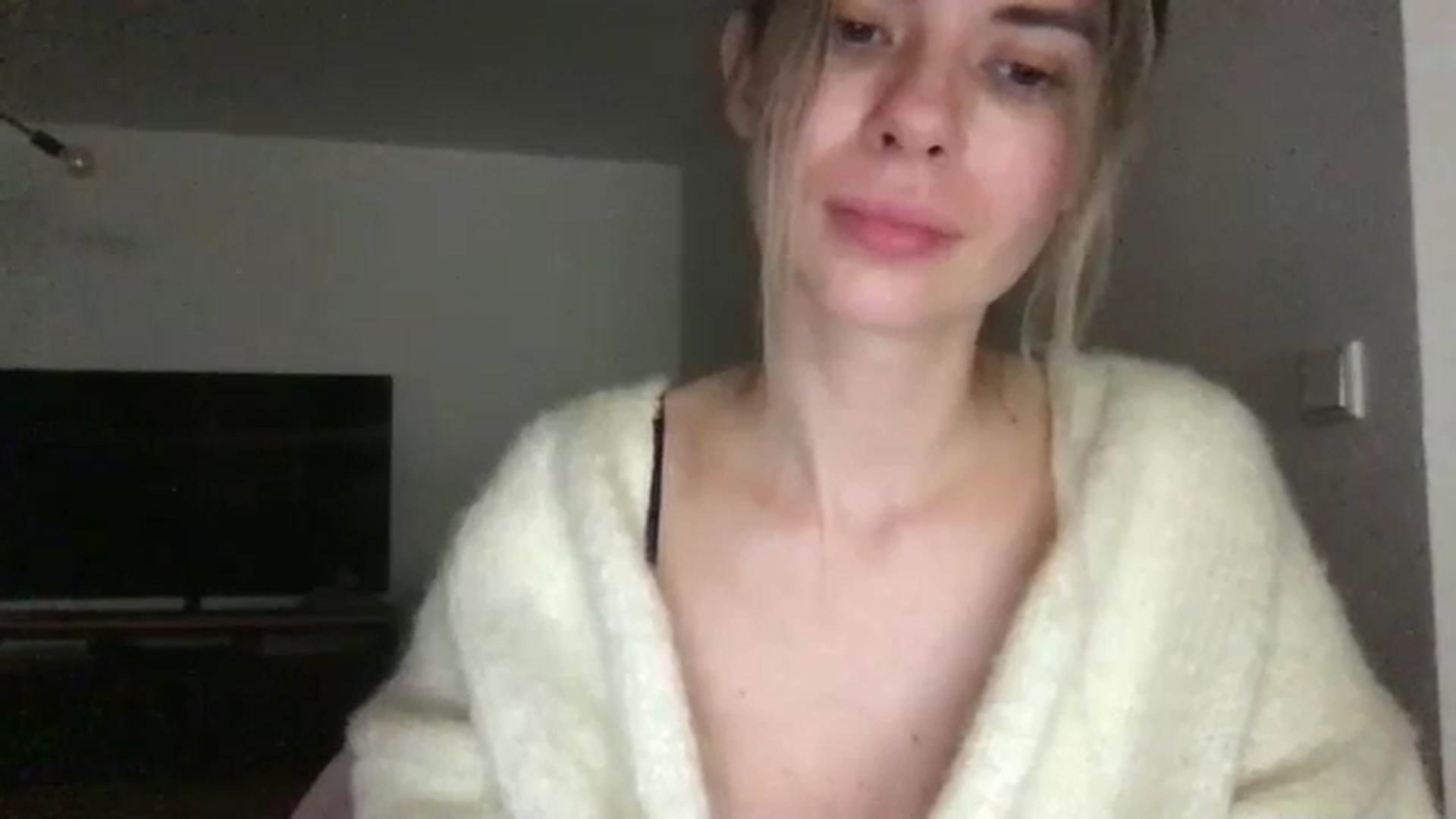 Gallery image thumbnail from neverinmylife's myfreecams stream on, 12/08/2024, 19:47 image 17 of 20
