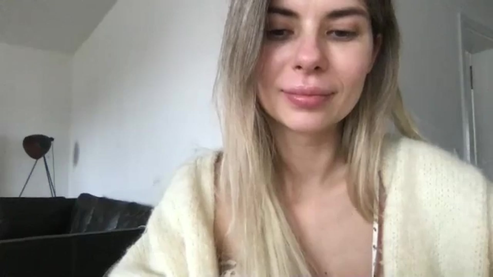 Gallery image thumbnail from neverinmylife's myfreecams stream on, 12/10/2024, 14:02 image 3 of 20