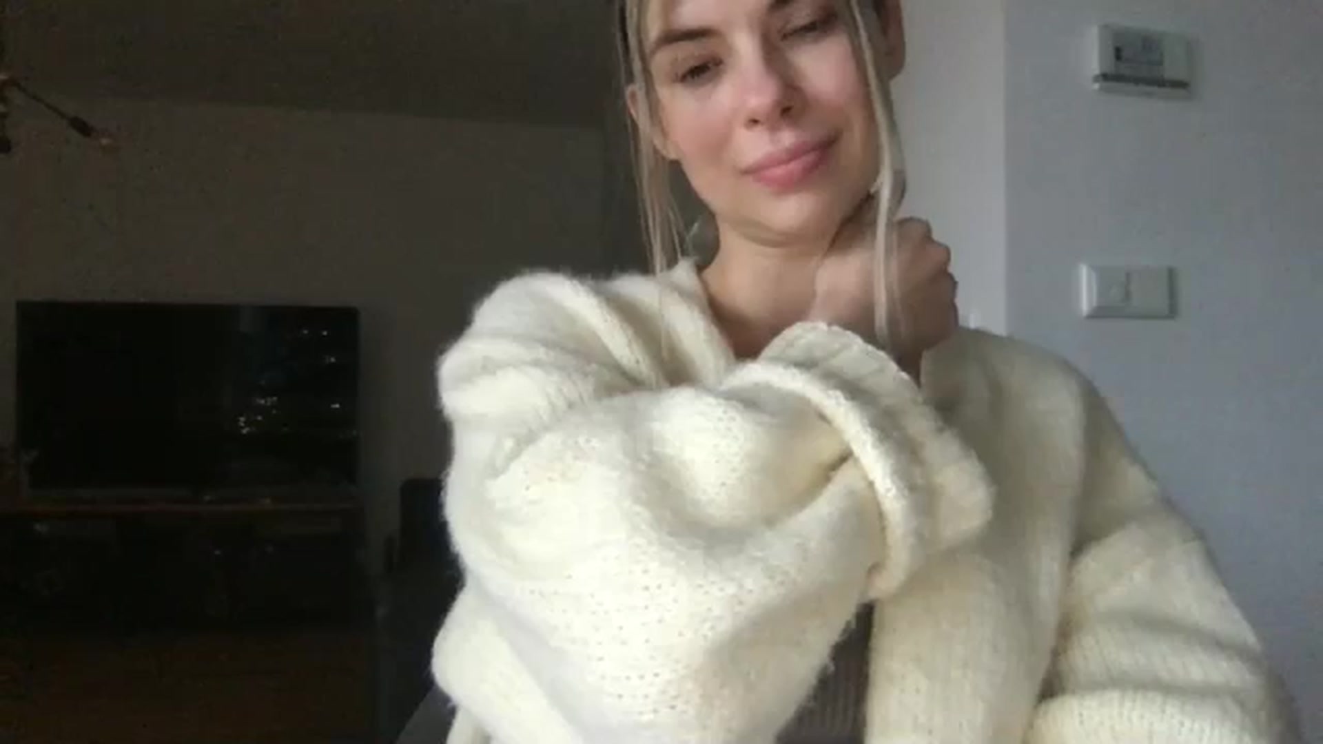 Gallery image thumbnail from neverinmylife's myfreecams stream on, 12/12/2024, 14:19 image 6 of 20