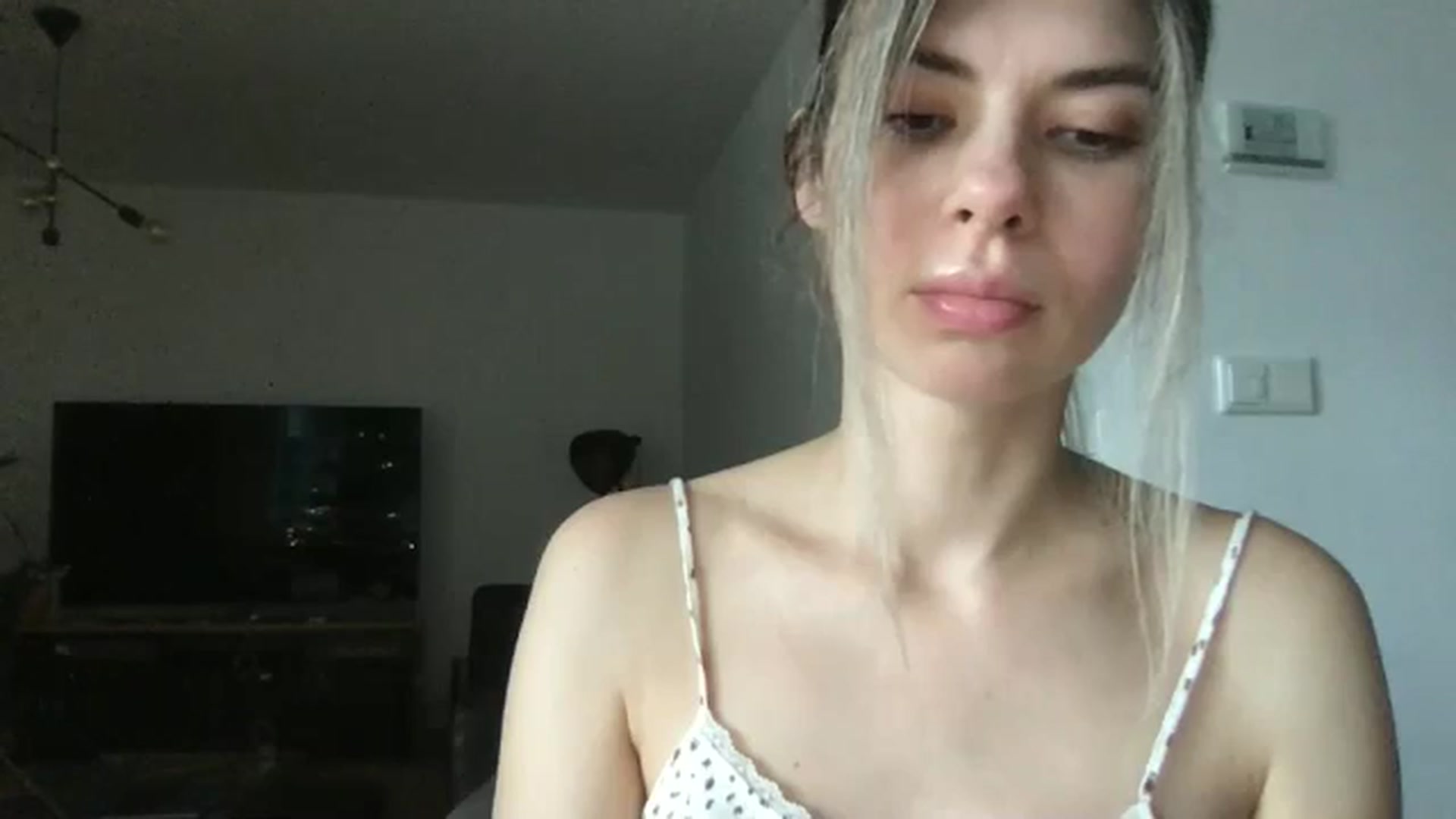 Gallery image thumbnail from neverinmylife's myfreecams stream on, 12/15/2024, 11:41 image 12 of 20