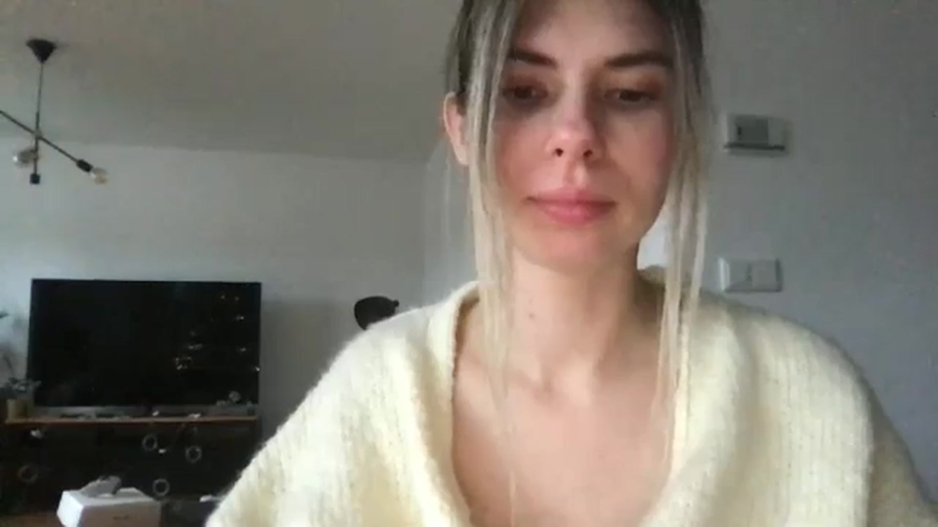 Gallery image thumbnail from neverinmylife's myfreecams stream on, 12/16/2024, 14:40 image 5 of 20