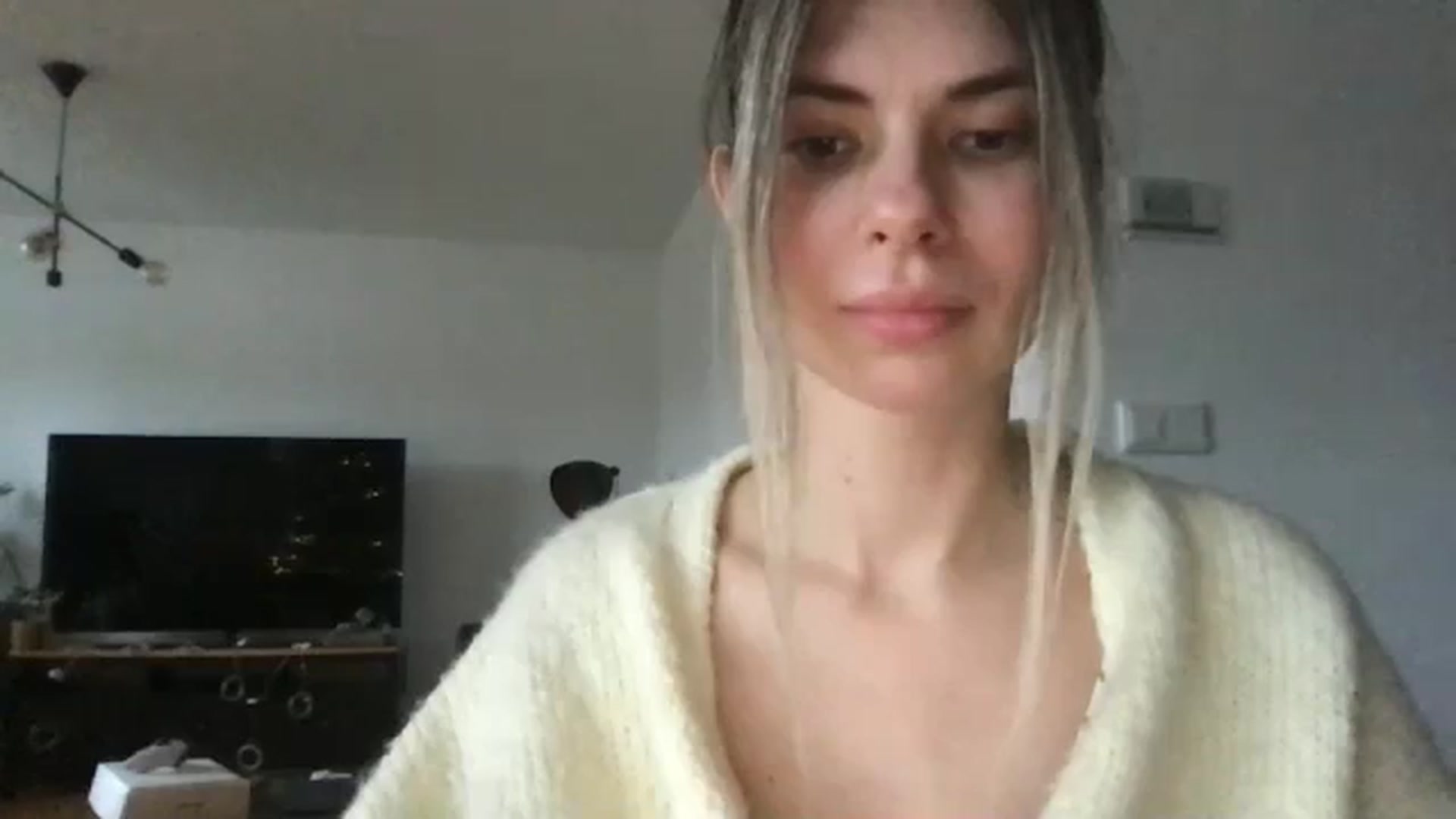 Gallery image thumbnail from neverinmylife's myfreecams stream on, 12/16/2024, 14:40 image 7 of 20
