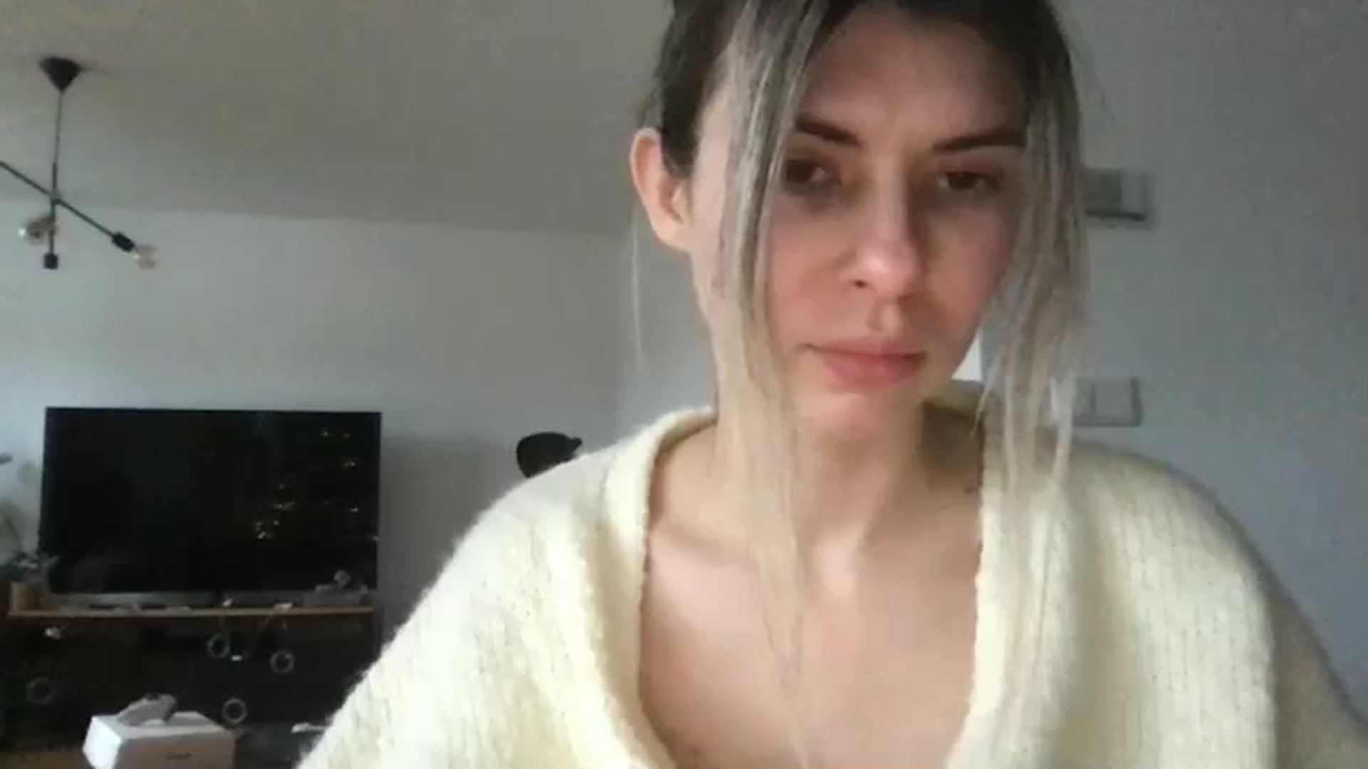 Gallery image thumbnail from neverinmylife's myfreecams stream on, 12/16/2024, 14:40 image 4 of 20