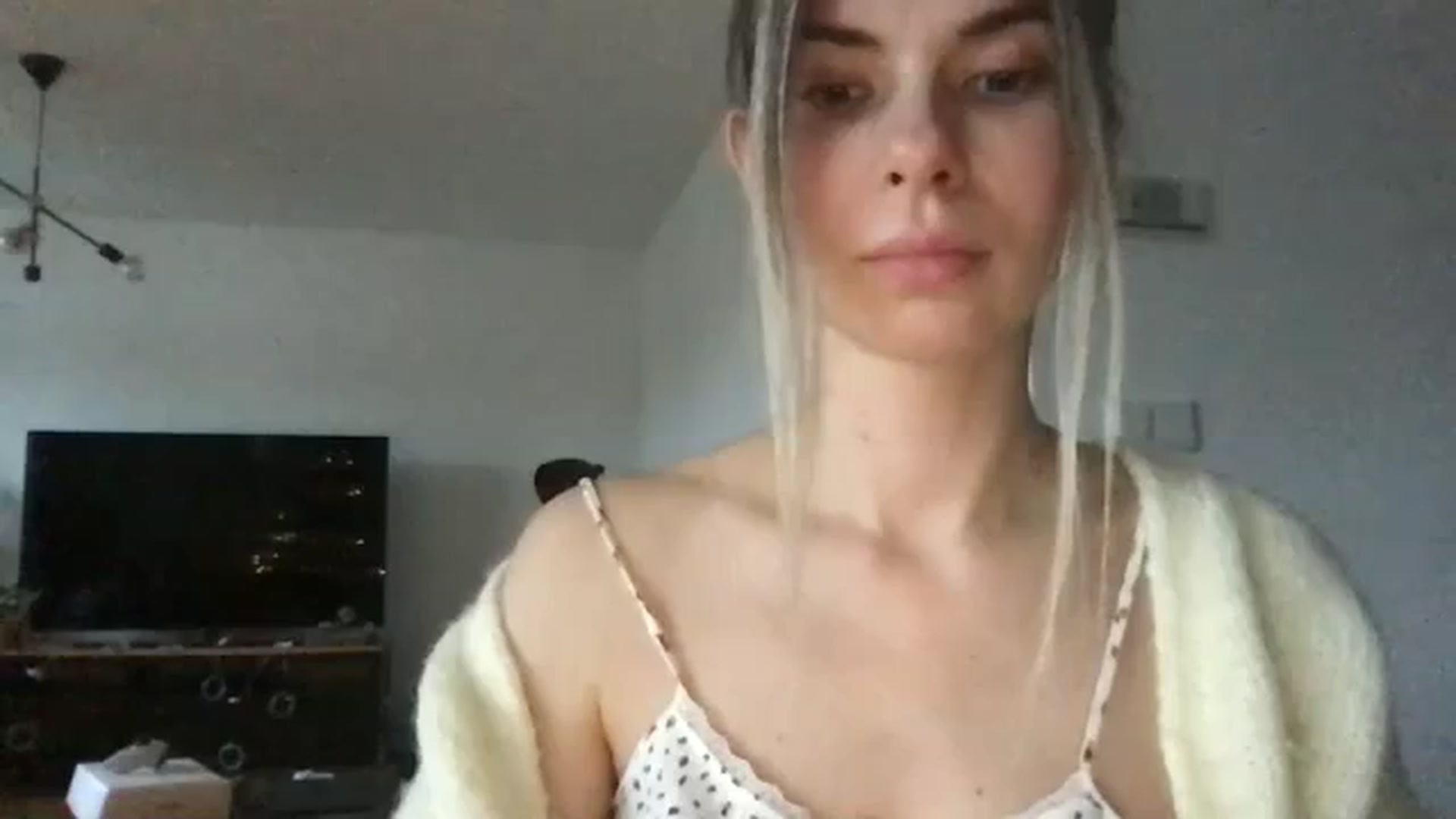Gallery image thumbnail from neverinmylife's myfreecams stream on, 12/16/2024, 14:40 image 11 of 20