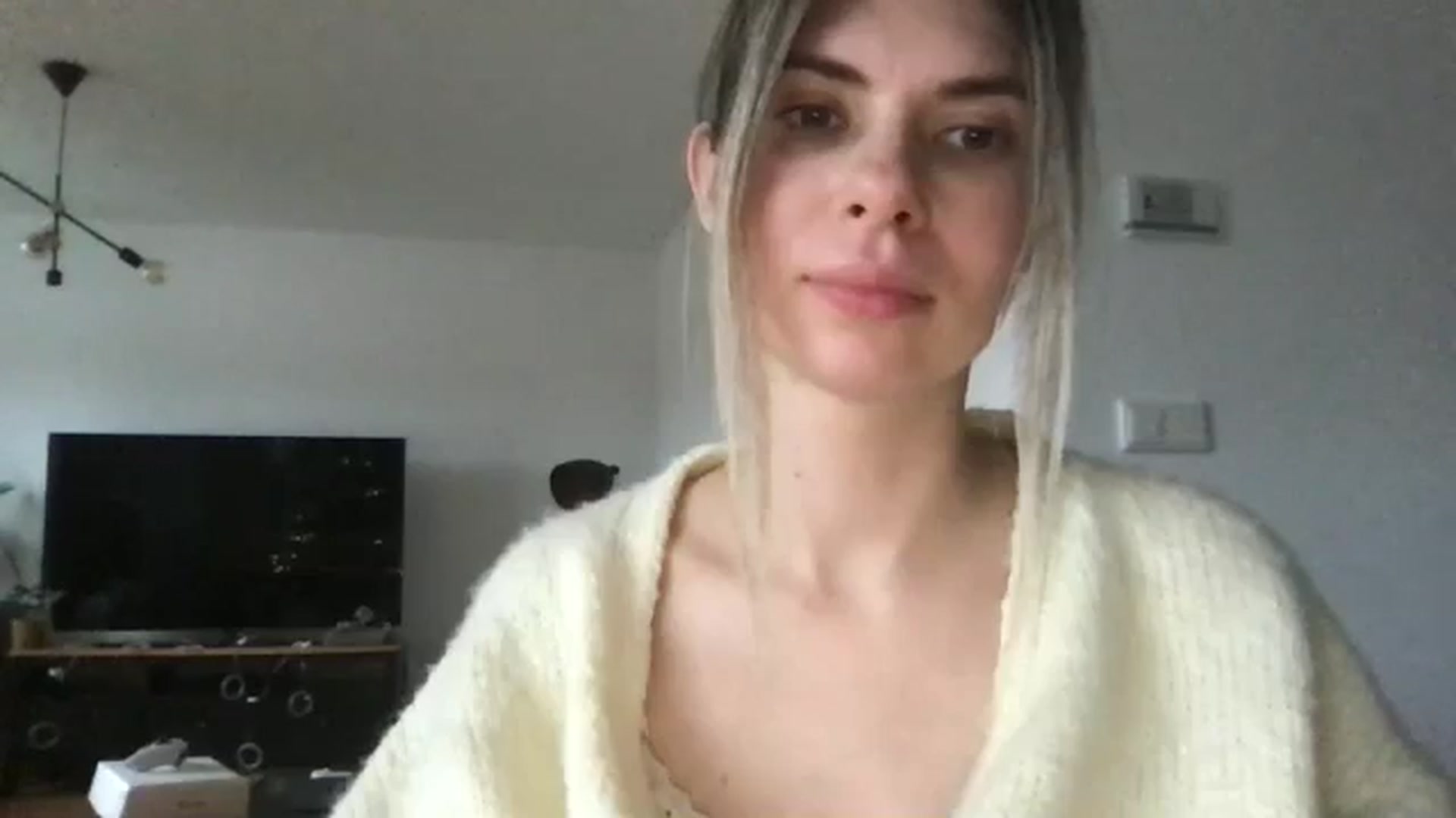 Gallery image thumbnail from neverinmylife's myfreecams stream on, 12/16/2024, 14:40 image 3 of 20