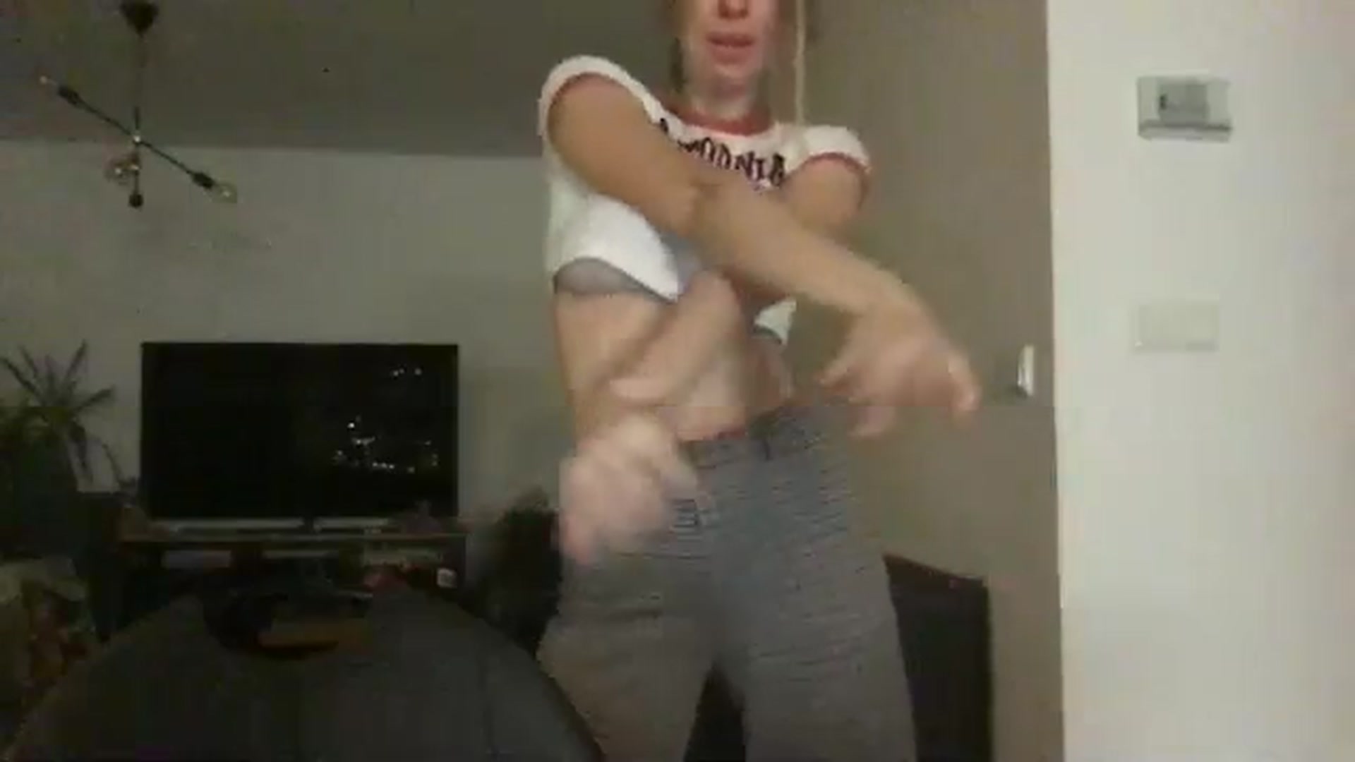 Gallery image thumbnail from neverinmylife's myfreecams stream on, 12/30/2024, 19:24 image 16 of 20