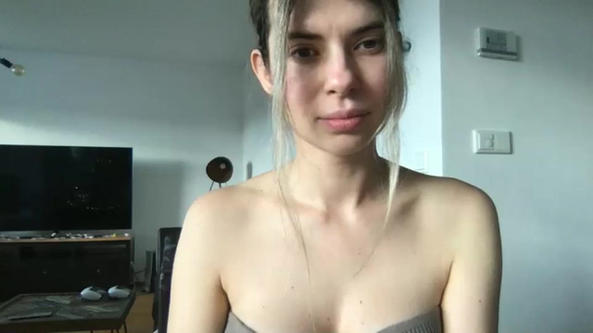 Gallery image thumbnail from neverinmylife's myfreecams stream on, 01/07/2025, 14:27 image 11 of 20