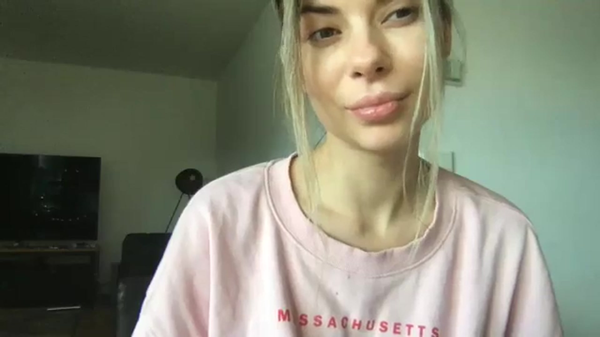 Gallery image thumbnail from neverinmylife's myfreecams stream on, 01/10/2025, 11:26 image 20 of 20