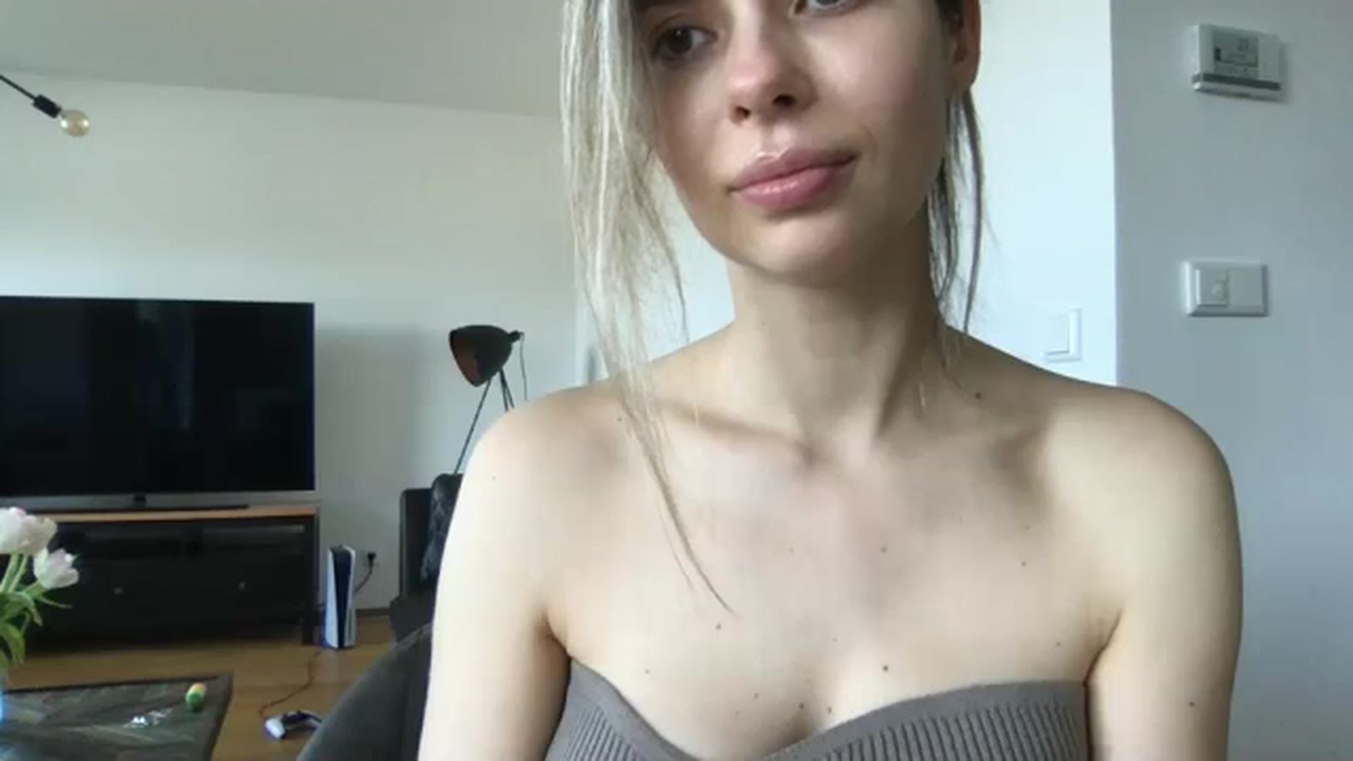 Gallery image thumbnail from neverinmylife's myfreecams stream on, 03/16/2025, 10:35 image 15 of 20
