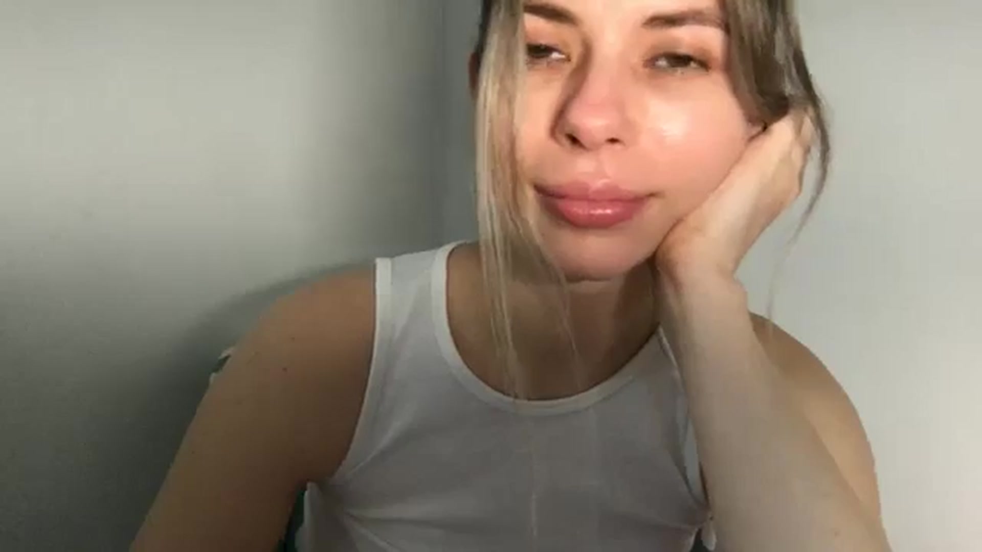 Gallery image thumbnail from neverinmylife's myfreecams stream on, 03/27/2025, 09:19 image 3 of 20