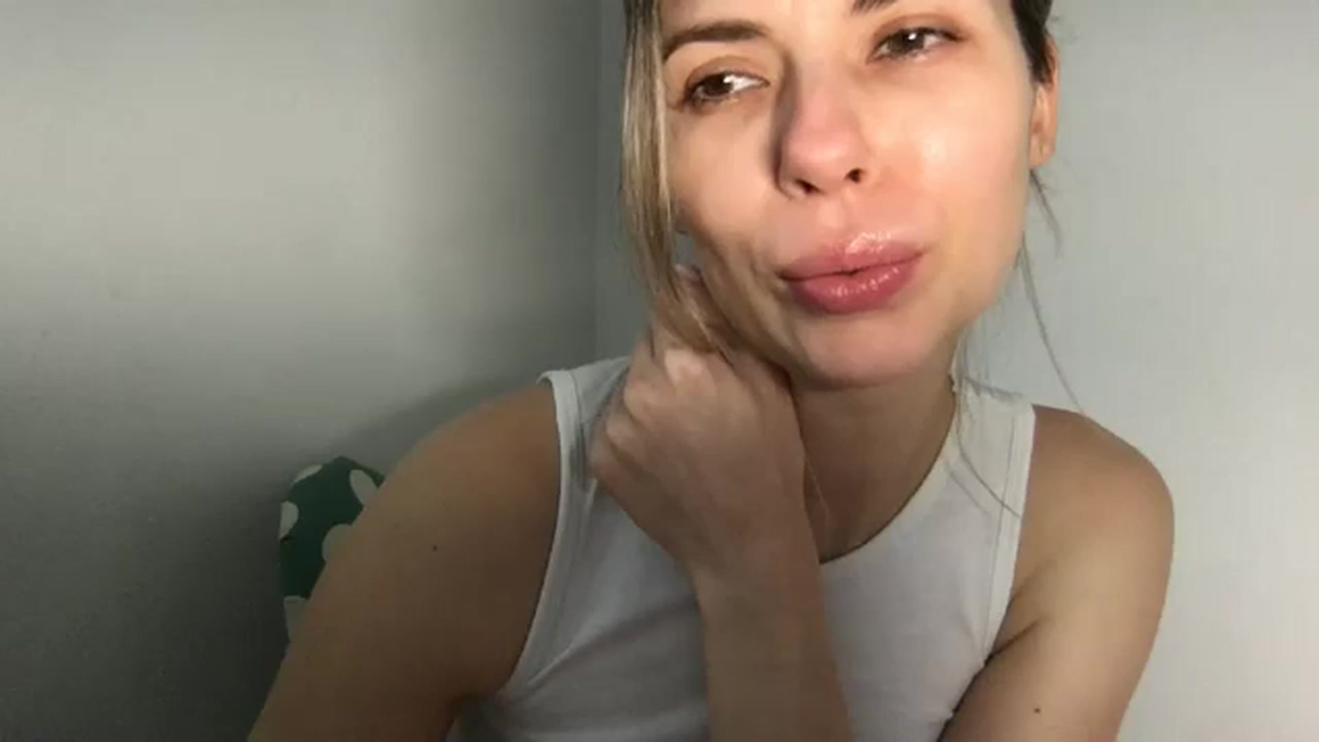 Gallery image thumbnail from neverinmylife's myfreecams stream on, 03/27/2025, 09:19 image 8 of 20