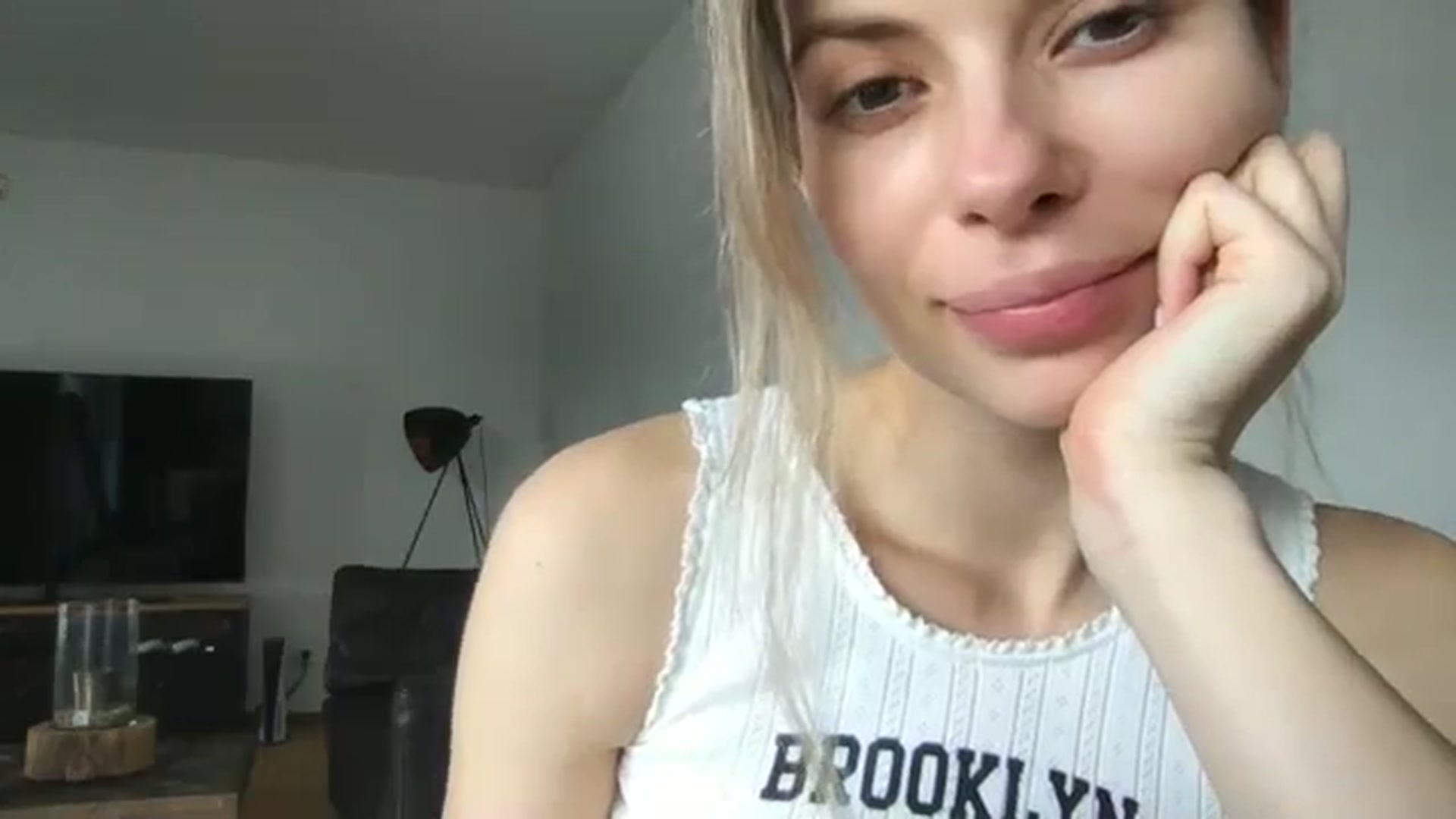 Gallery image thumbnail from neverinmylife's myfreecams stream on, 04/02/2025, 11:38 image 13 of 20