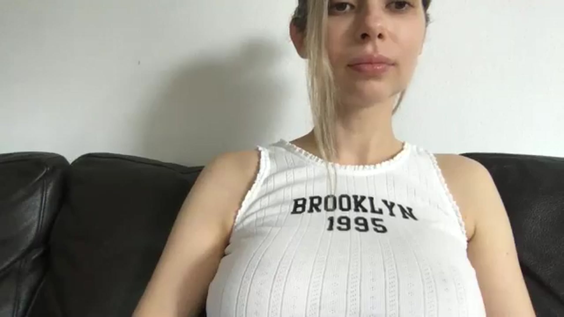 Gallery image thumbnail from neverinmylife's myfreecams stream on, 04/02/2025, 12:23 image 15 of 20