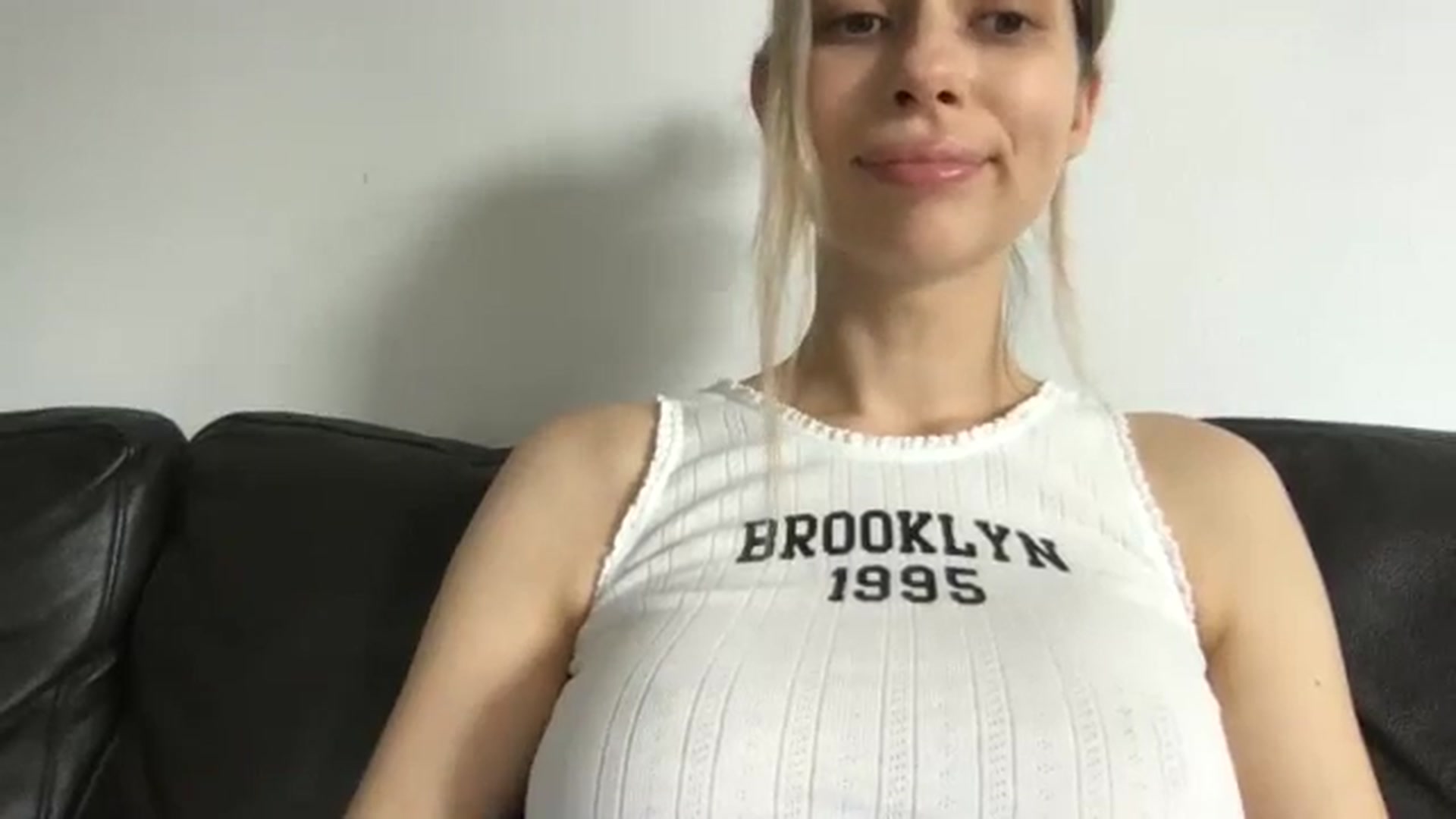 Gallery image thumbnail from neverinmylife's myfreecams stream on, 04/02/2025, 12:23 image 4 of 20