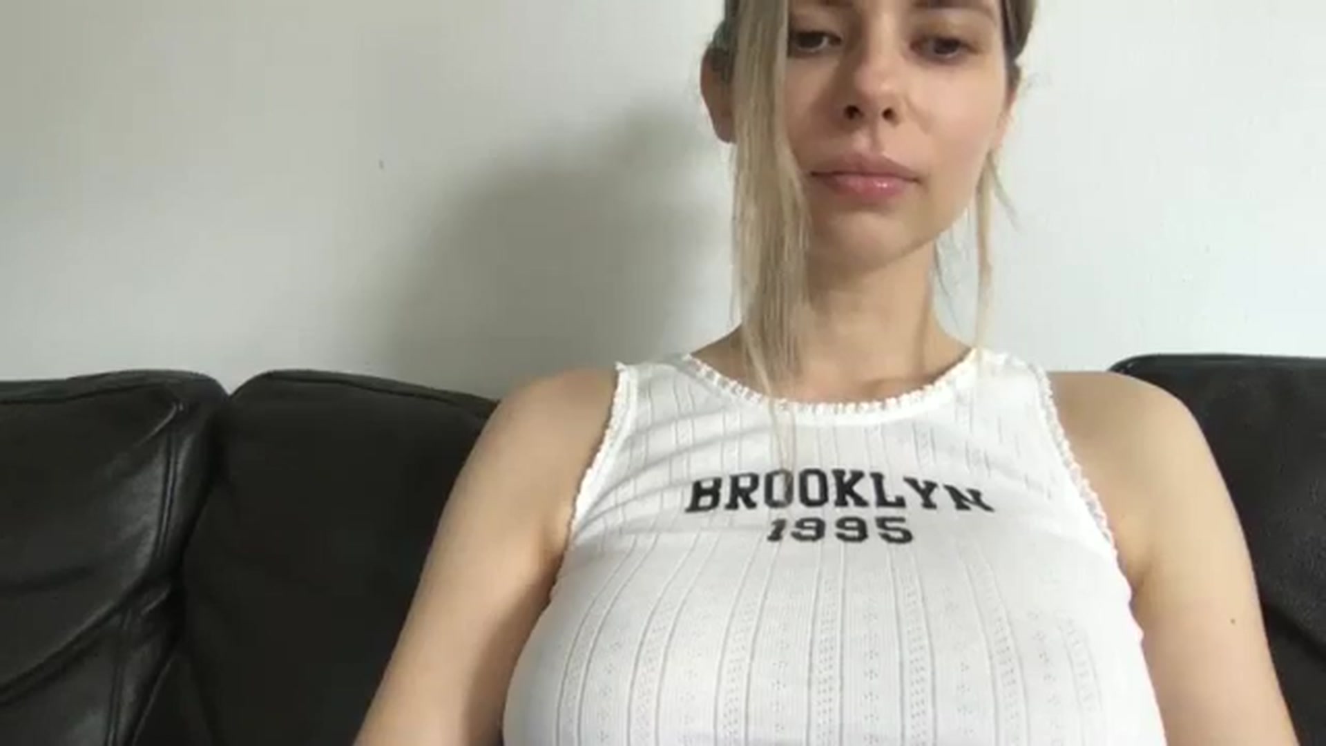 Gallery image thumbnail from neverinmylife's myfreecams stream on, 04/02/2025, 13:13 image 4 of 20