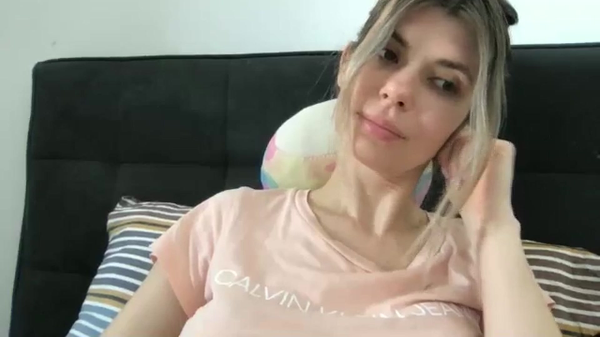 Gallery image thumbnail from neverinmylife's myfreecams stream on, 04/07/2025, 12:38 image 8 of 20